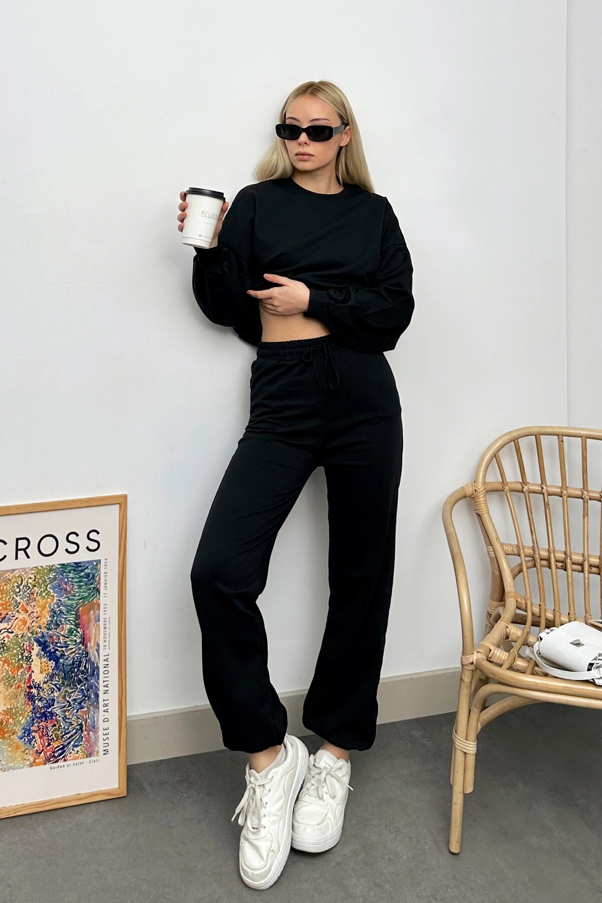 Siyah Bisiklet Yaka Beli Ve Paçası Lastikli İki İplik Basic Eşofman Takımı