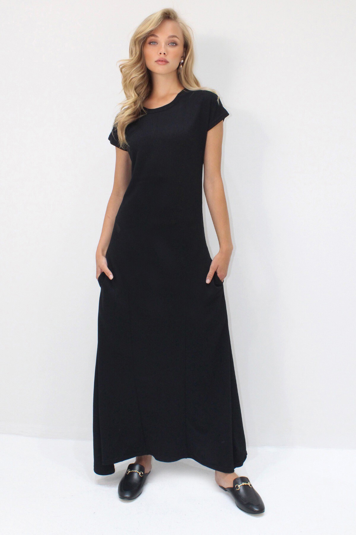 Siyah Bisiklet Yaka Çift Cepli Dikiş Detaylı Kolsuz Modal Kumaş  Elbise