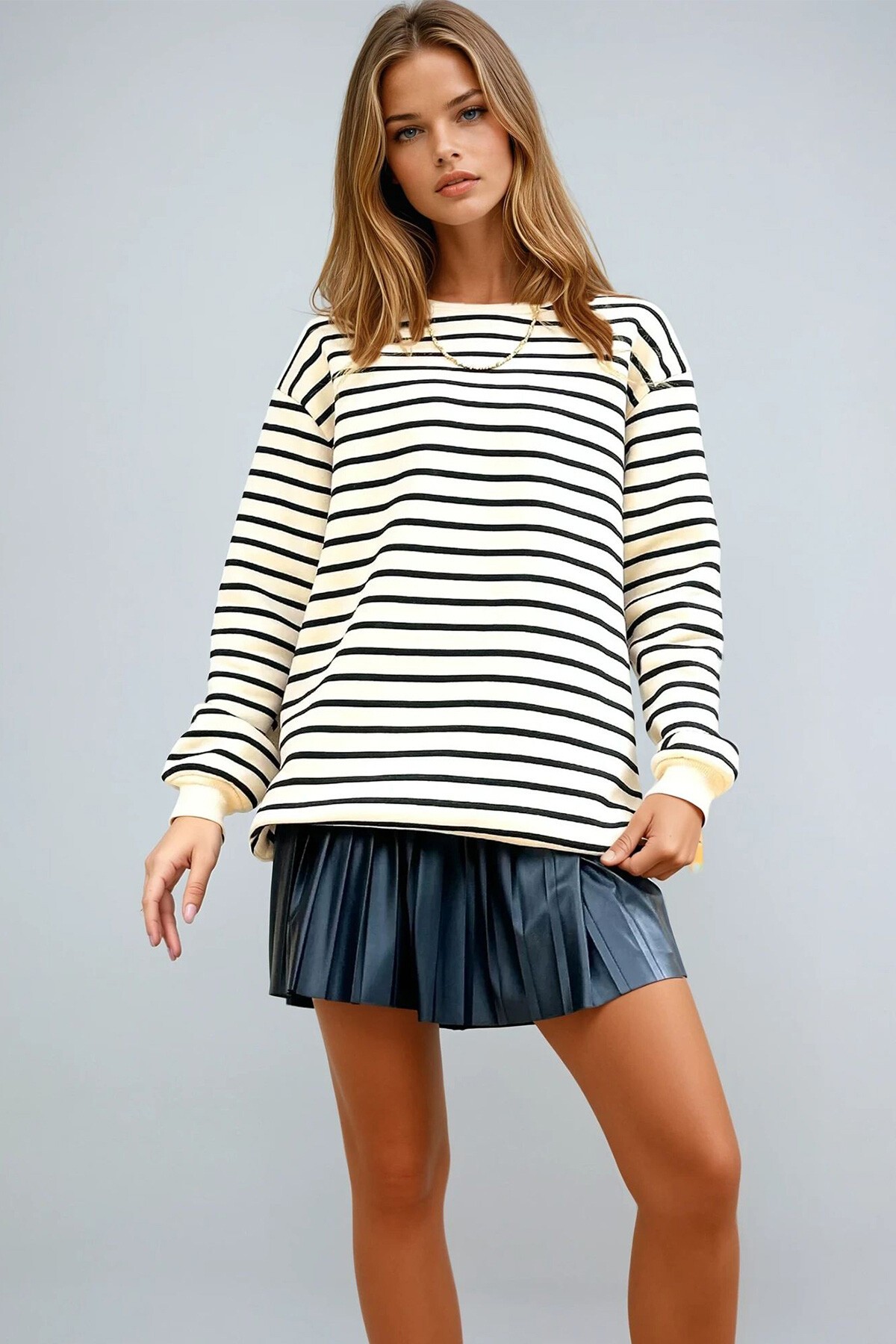 Siyah Bisiklet Yaka Çizgili 3 İplik İçi Şardonlu Sweatshirt