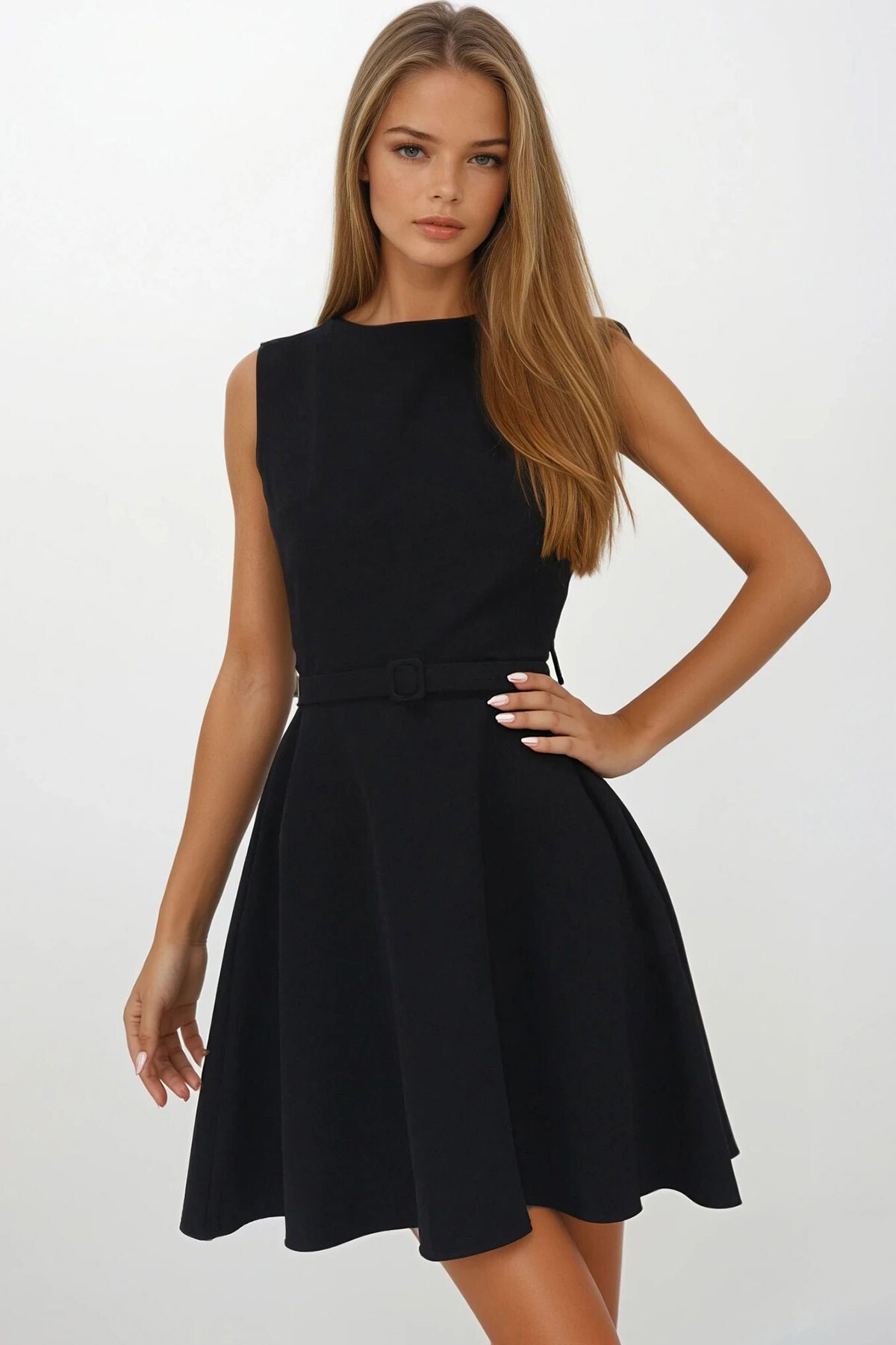 Siyah Bisiklet Yaka Fermuar Kapamalı Çift Cepli Kemerli Elbise