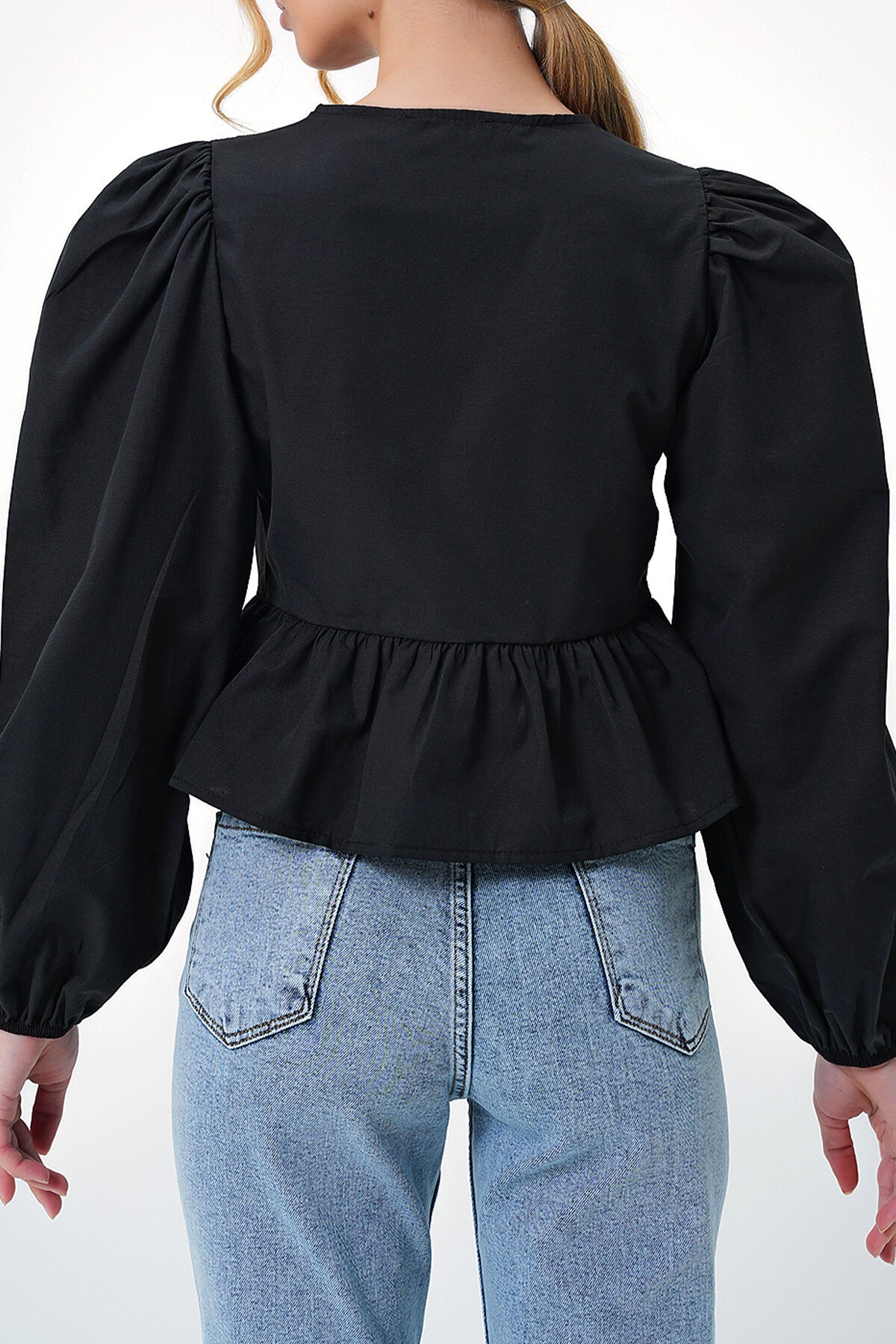 Siyah Bisiklet Yaka Fiyonk Bağlamalı Prenses Kol Poplin Bluz