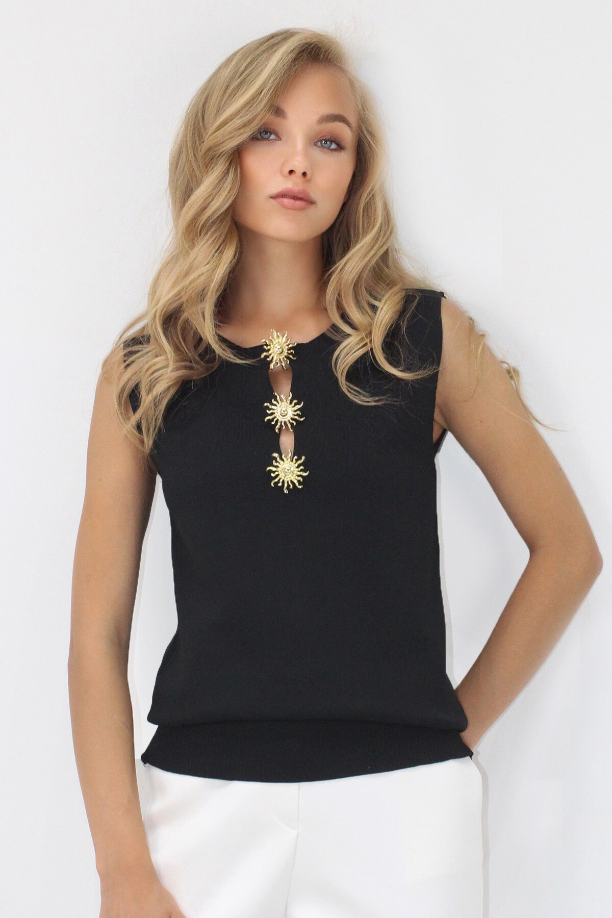 Siyah Bisiklet Yaka Gold Düğme Detaylı Triko Kolsuz Bluz