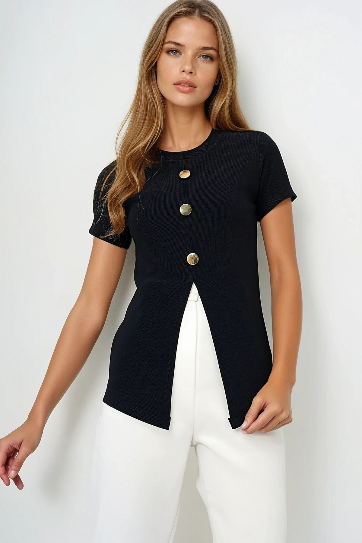 Siyah Bisiklet Yaka Gold Düğme Detaylı Yırtmaçlı Ottoban Bluz