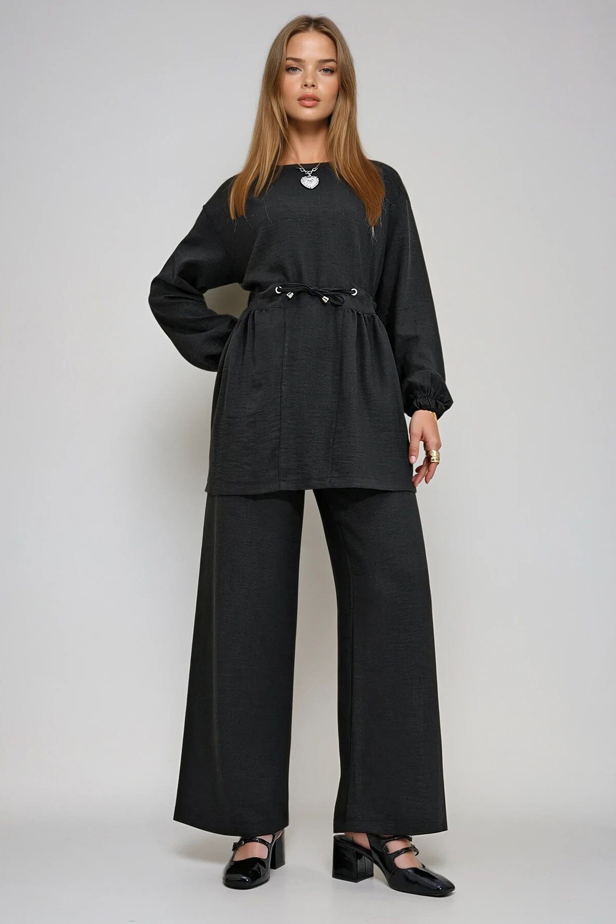Siyah Bisiklet Yaka Kendinden Kemerli Palazzo Pantolon Tunik Takım