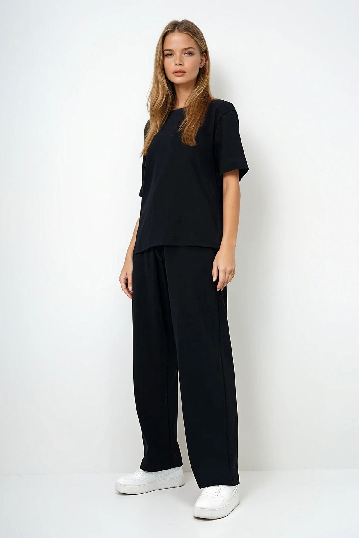 Siyah Bisiklet Yaka Kısa Kol Örme Bluz Ve Palazzo Pantolon Takım