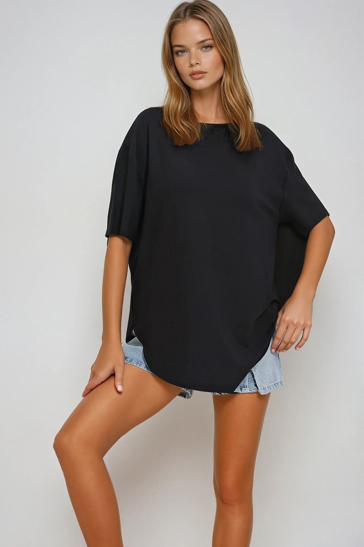 Siyah Bisiklet Yaka Oval Kesim Modal T Shirt