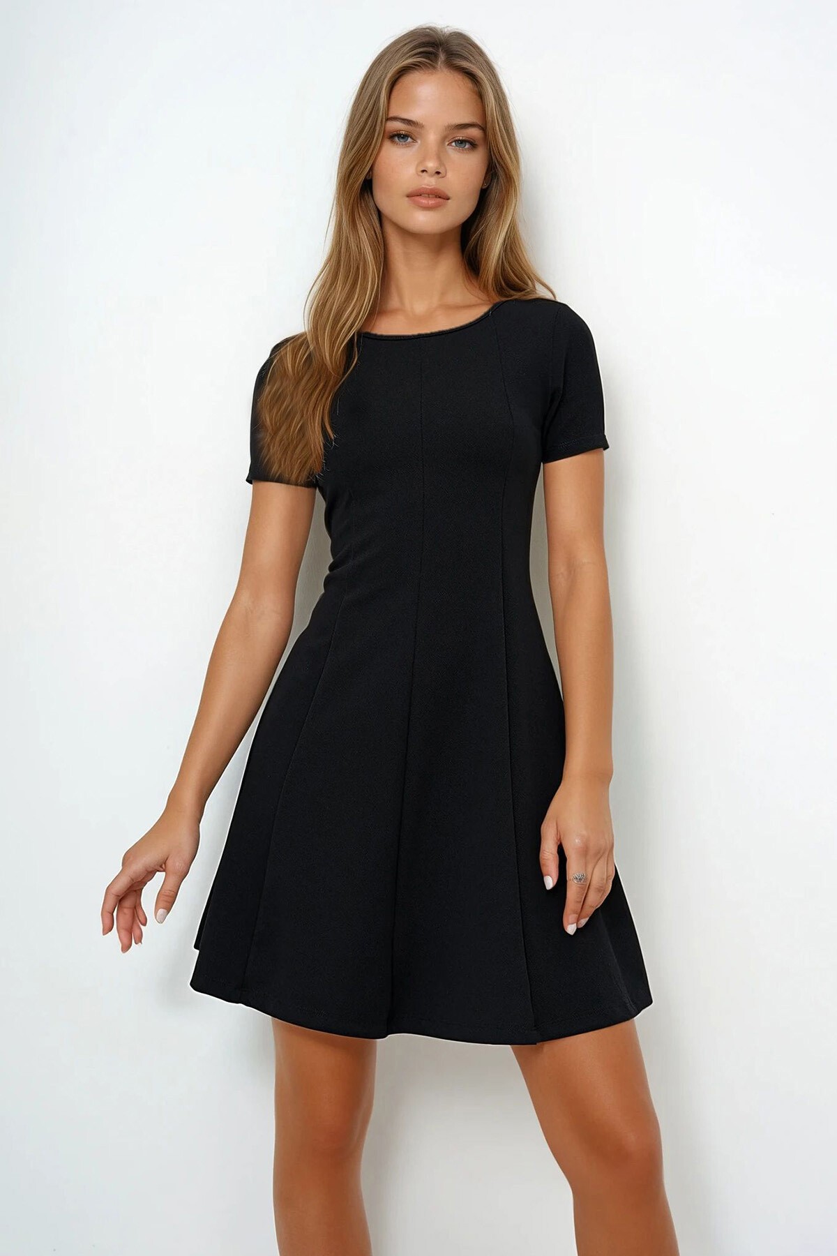 Siyah Bisiklet Yaka Parçalı Örme Krep Midi Boy Elbise