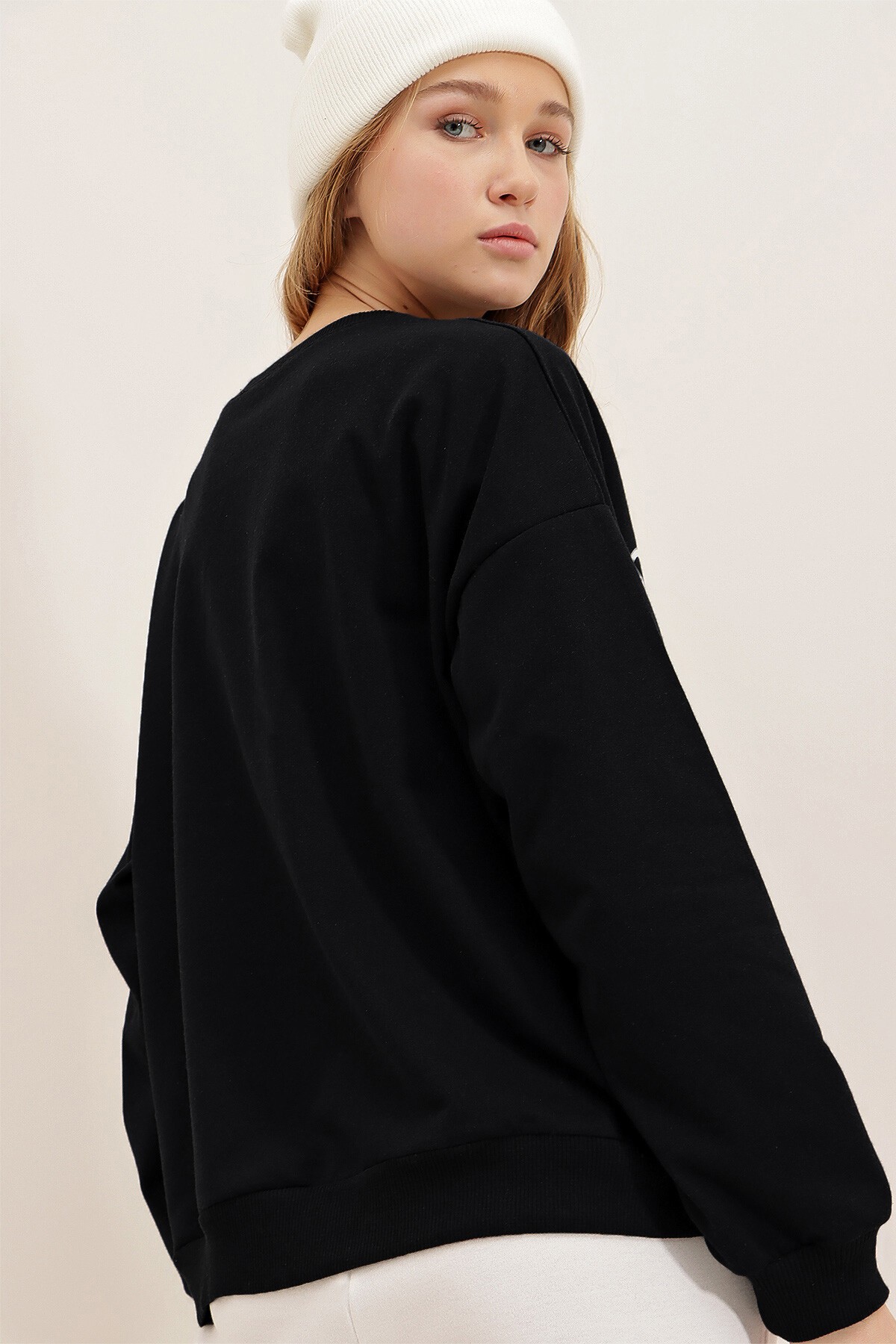 Siyah Bisiklet Yaka Yazı Baskılı Oversize Sweatshirt