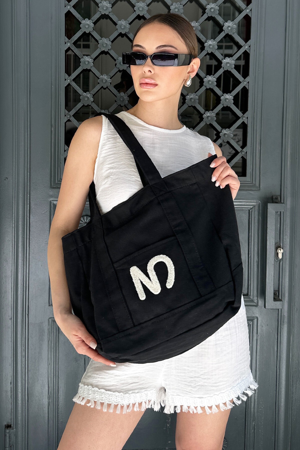 Siyah Cep Detaylı Bez Çanta