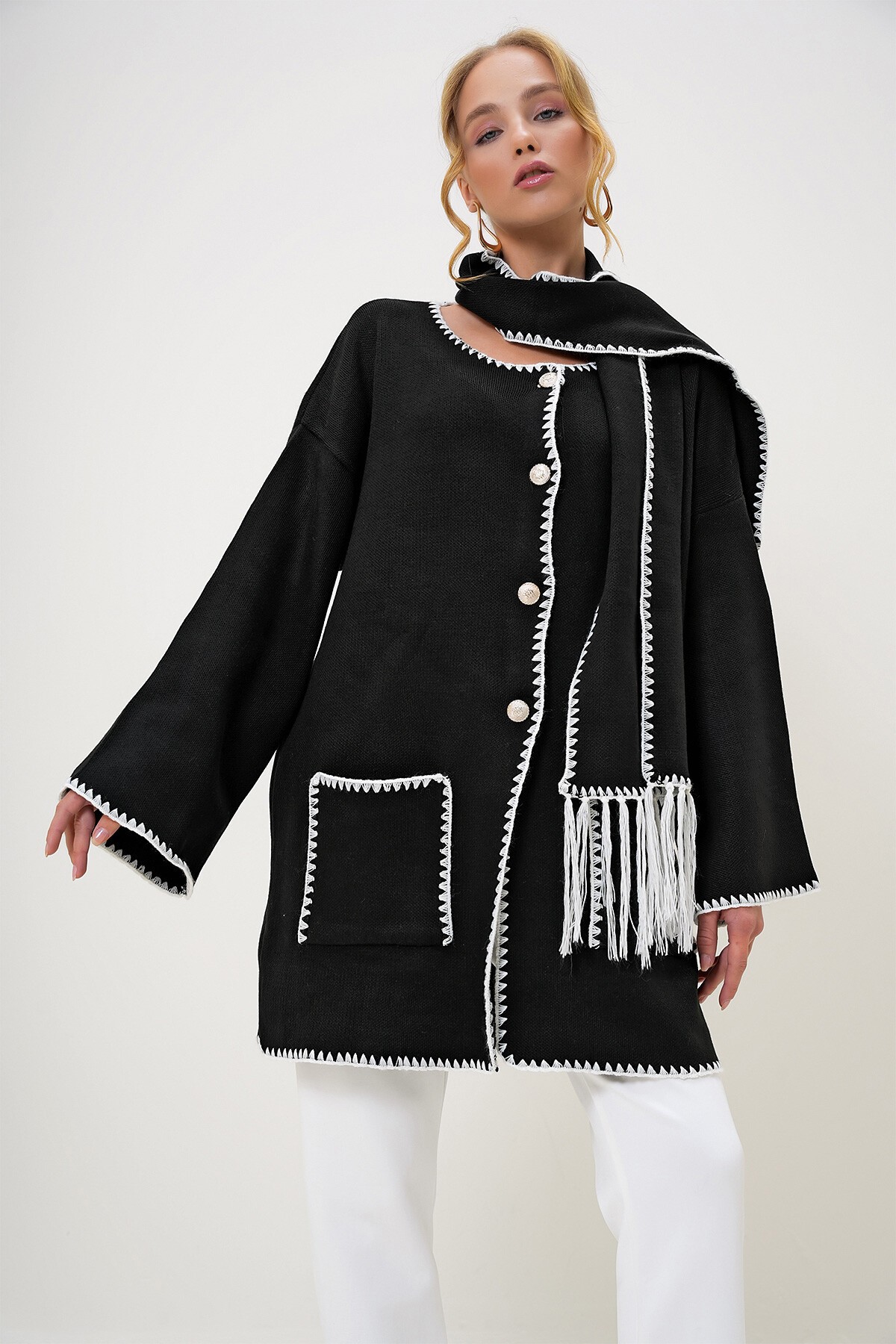 Siyah Çift Cepli Çoban Dikiş Detaylı Oversize Hırka Ve Atkı Takım