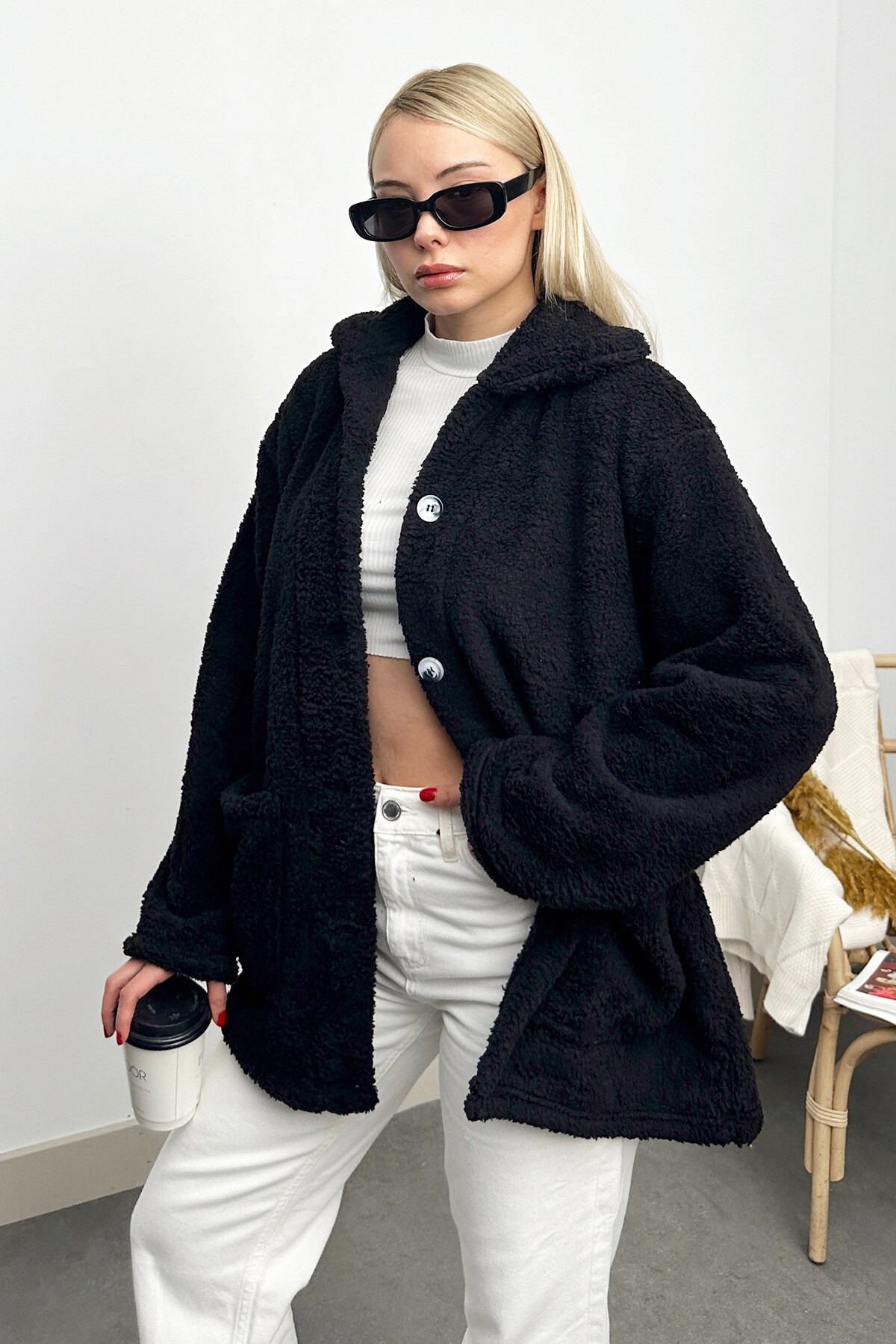 Siyah Çift Cepli Önü Düğmeli Oversize Peluş Ceket