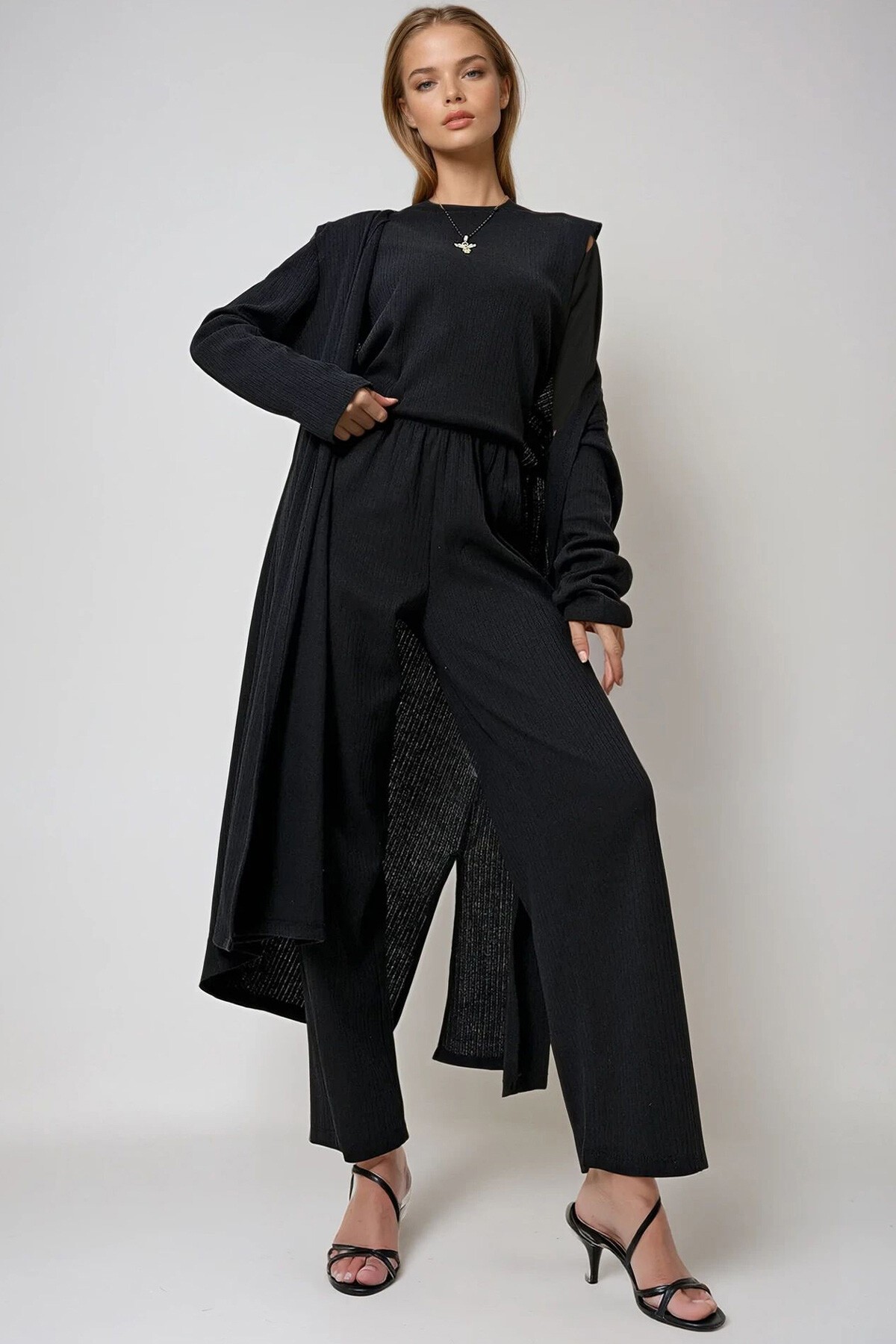 Siyah Çizgili Omzu Vatkalı Bisiklet Yaka Bluz Pantolon Ve Hırkalı Set Takım