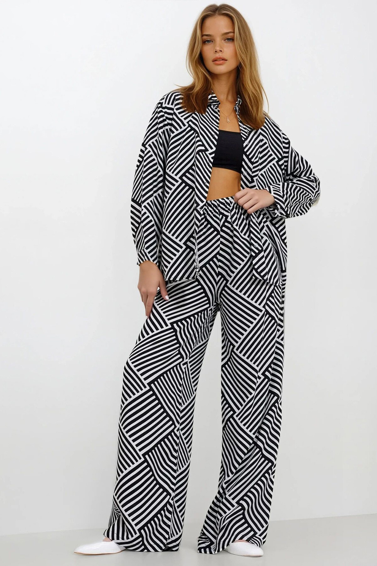 Siyah Desenli Gömlek Ve Pantolonlu Alt Üst Dokuma Takım