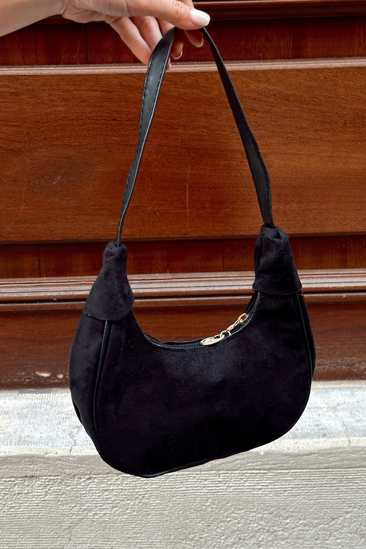 Siyah Fermuar Detaylı Omuz Çantası