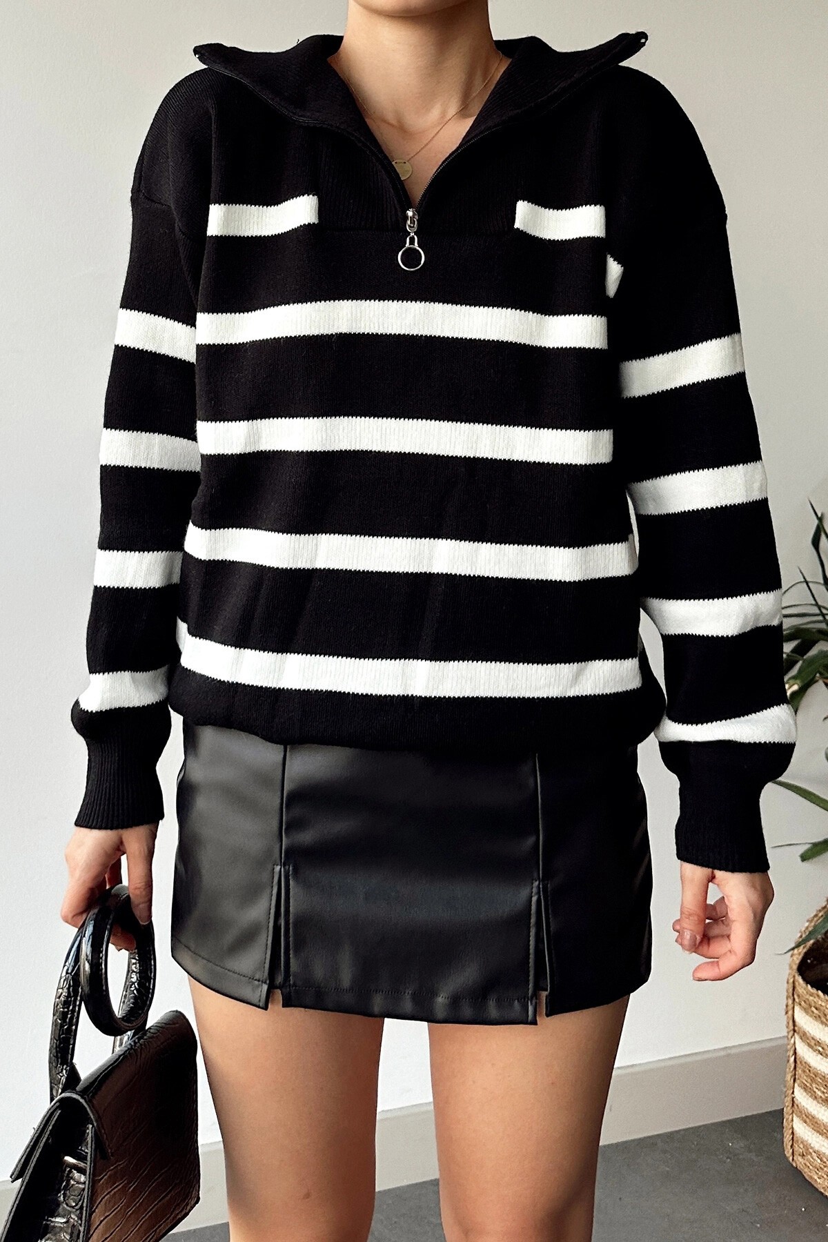Siyah Fermuarlı Çizgili Triko Kışlık Kazak