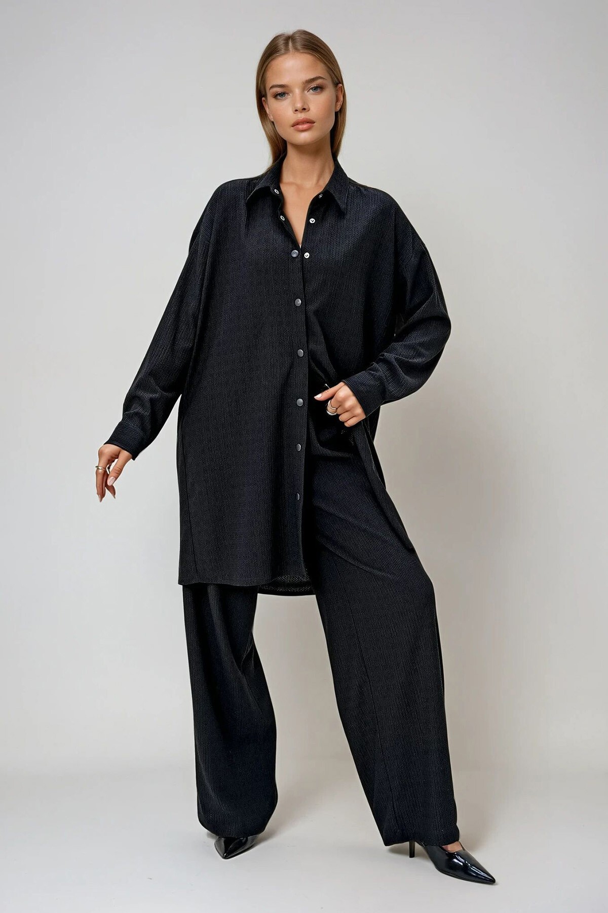 Siyah Gömlek Yaka Önü Düğmeli Bürümcük Gömlek Ve Pantolon Takım