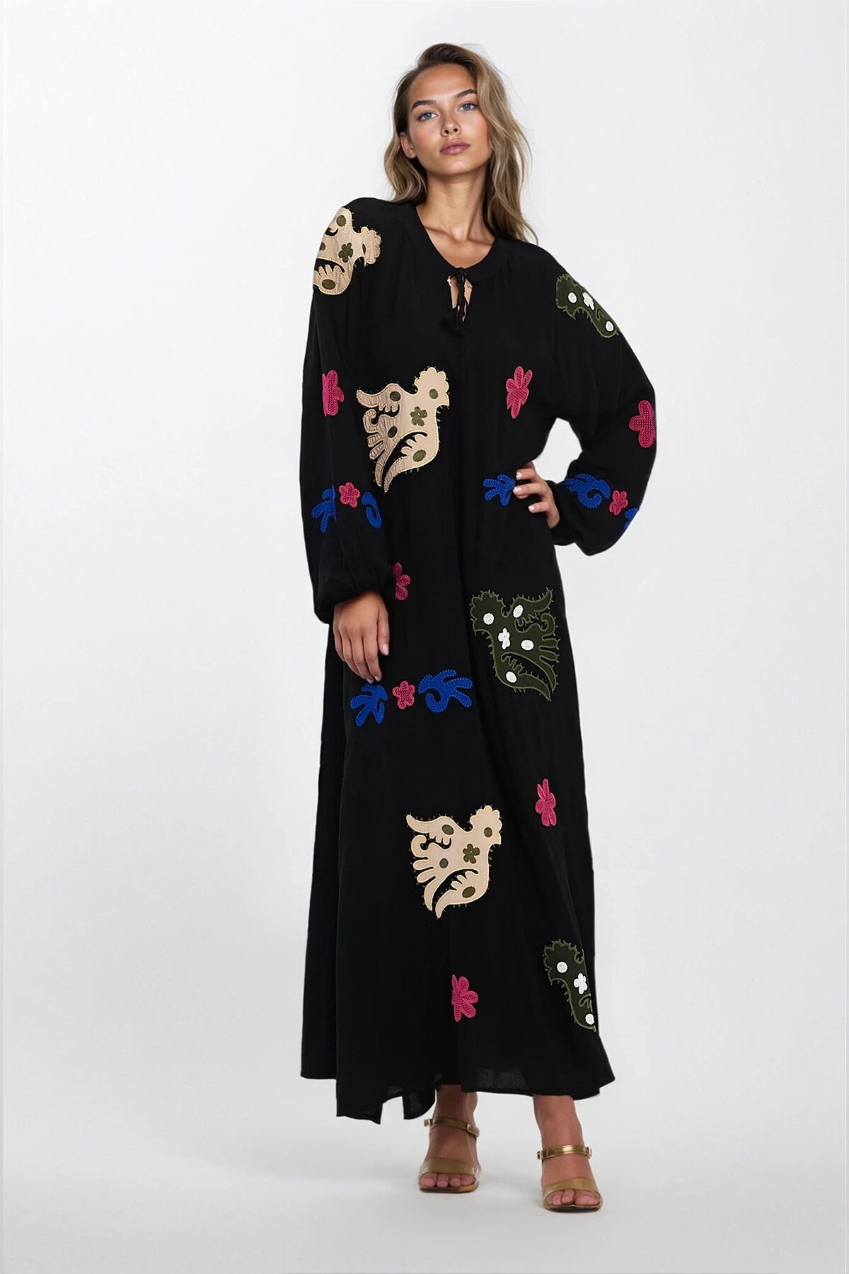 Siyah Hakim Yaka Bağcıklı Kolları Lastikli Desenli Büyük Beden Elbise