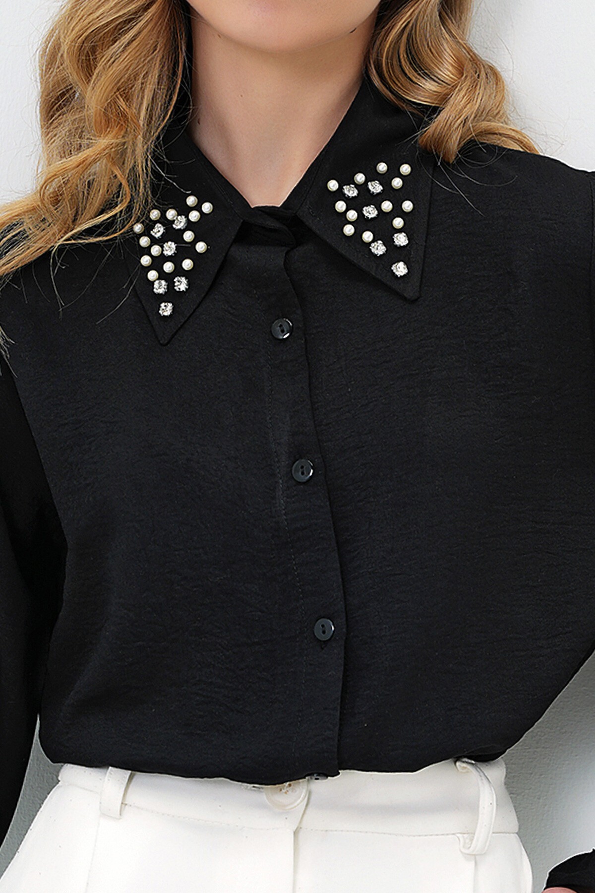 Siyah İnci Ve Taş İşlemeli Aerobin Gömlek