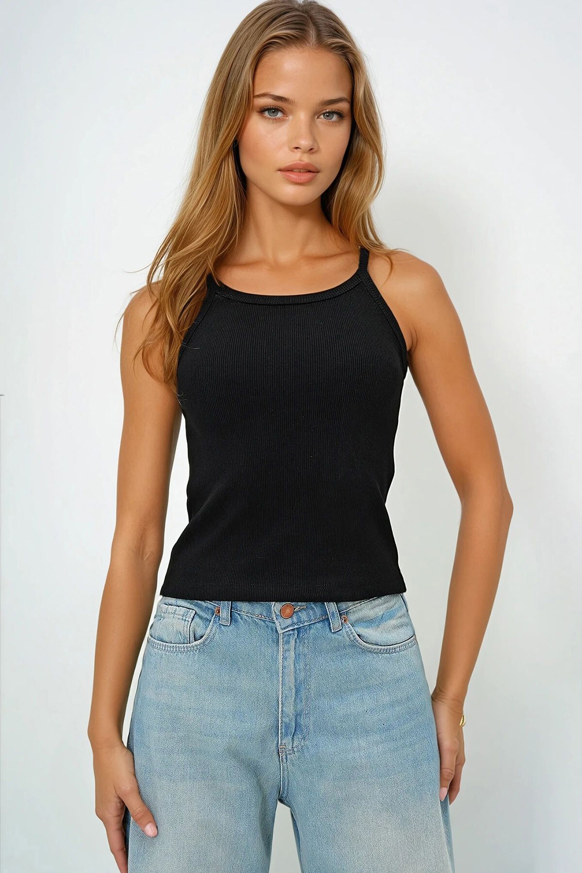 Siyah İp Askılı Halter Yaka Kaşkorse Atlet