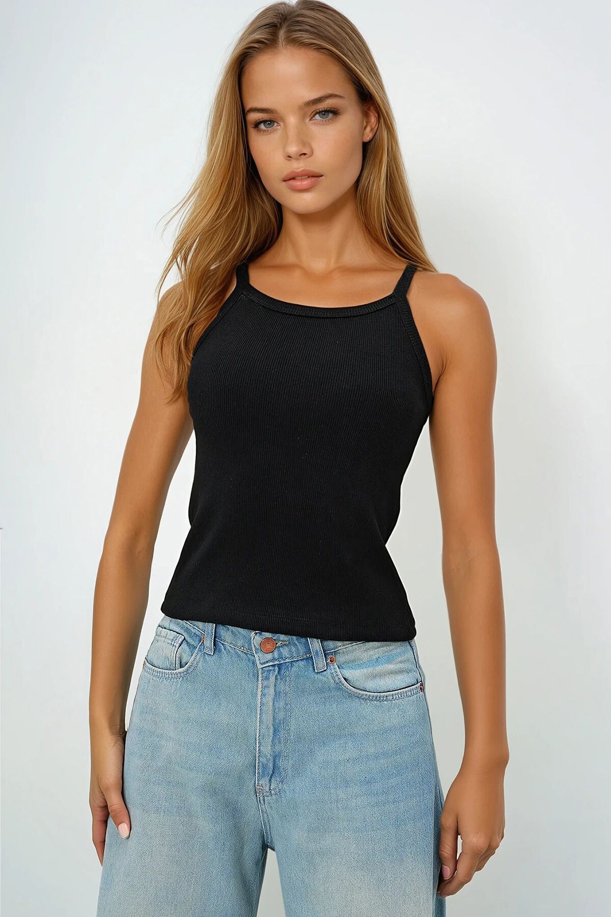 Siyah İp Askılı Halter Yaka Kaşkorse Atlet