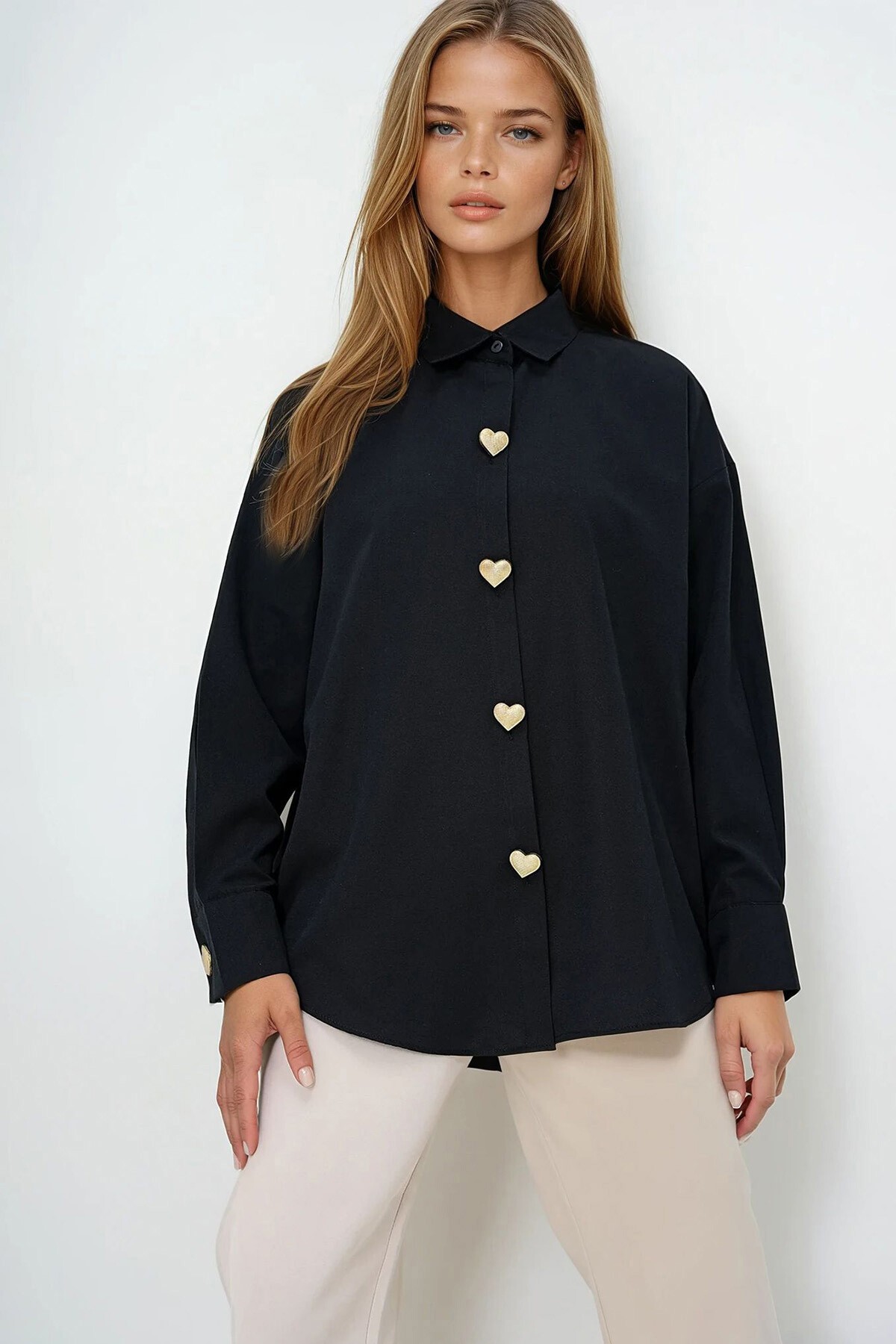 Siyah Kalp Düğmeli Oversize Poplin Gömlek