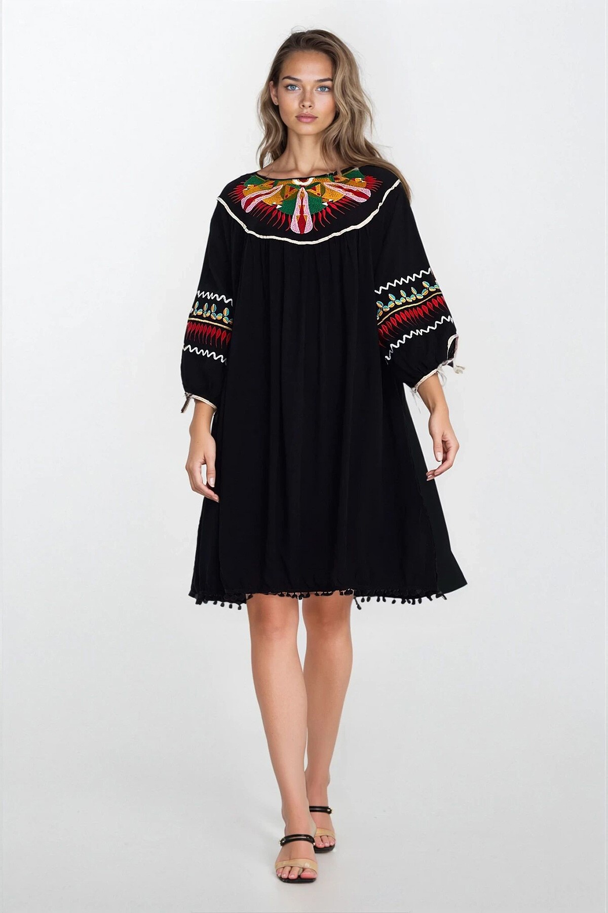 Siyah Kayık Yaka Kurdela Detaylı Büyük Beden Viskon Elbise