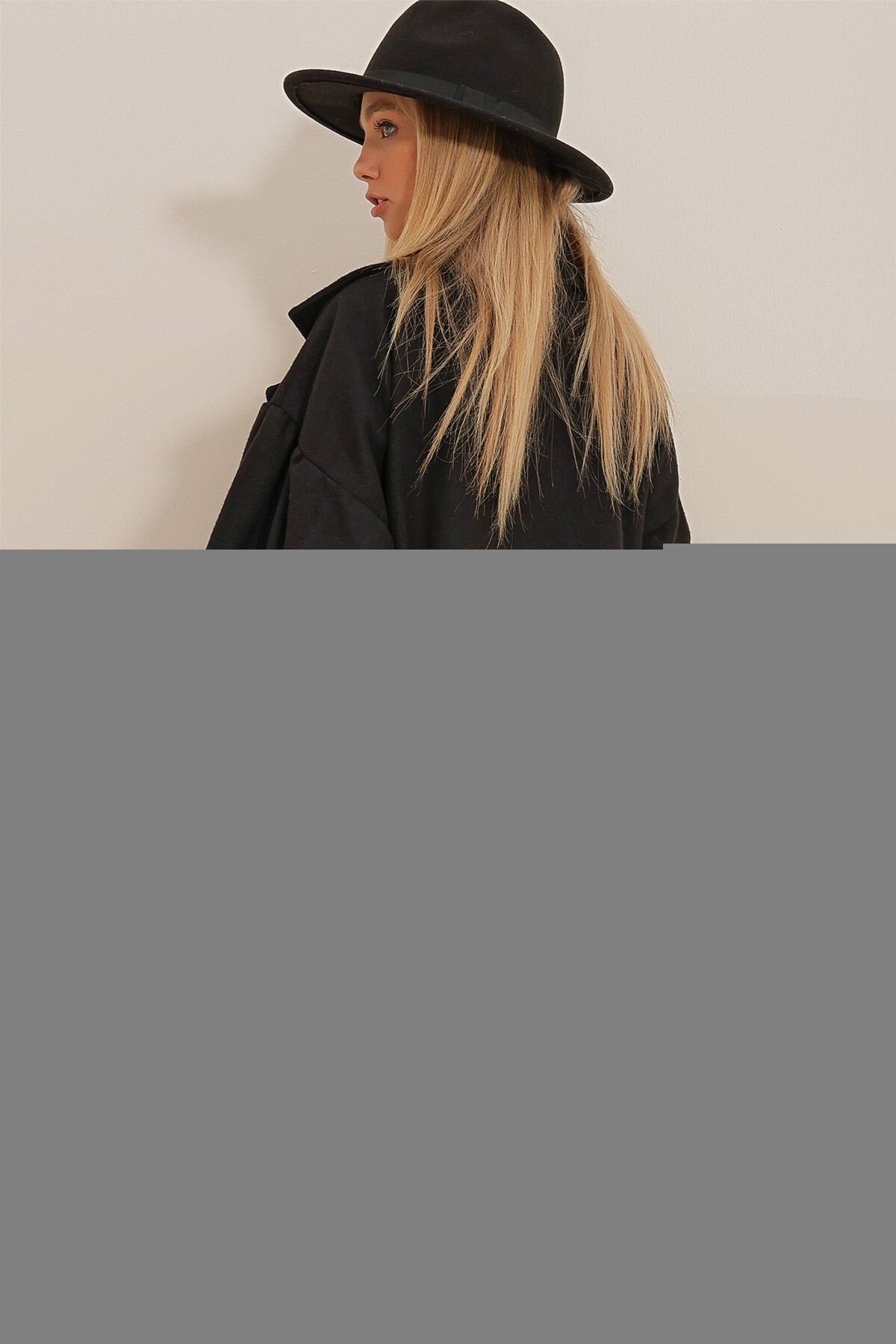 Siyah Kruvaze Yaka Balon Kol Kaşe Kaban