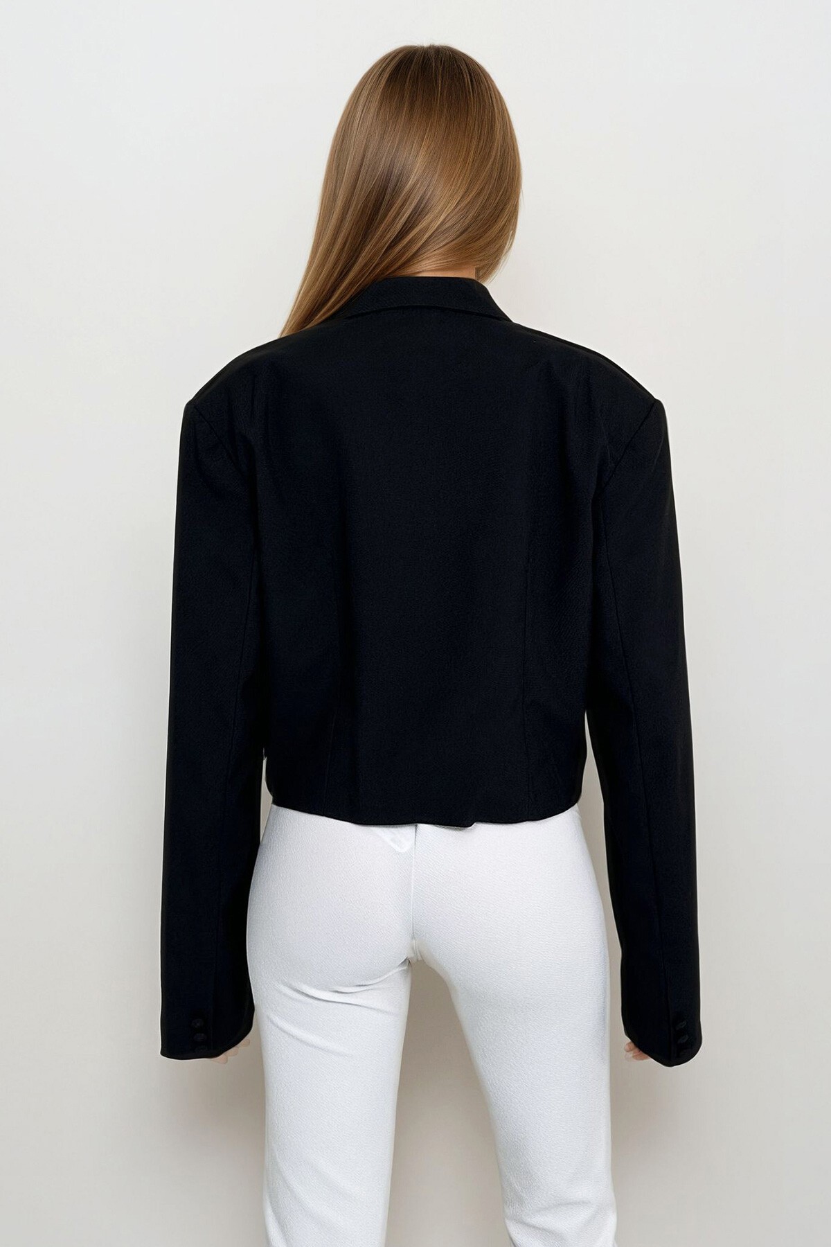 Siyah Omuzları Vatkalı İçi Astarlı Blazer Crop Ceket