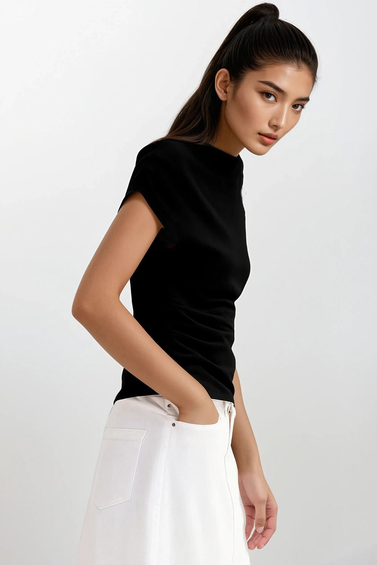 Siyah Omuzu Büzgülü Viscon Örme Bluz