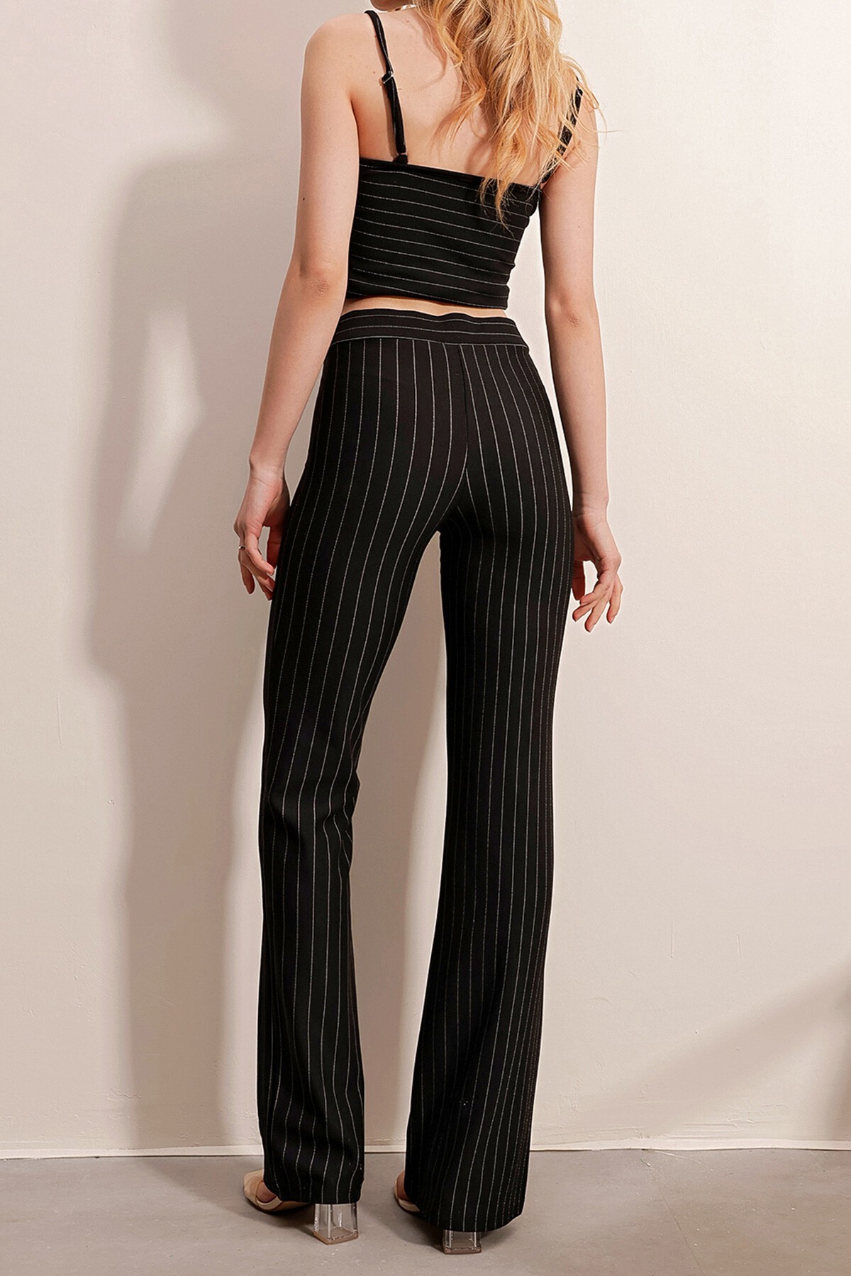 Siyah Önü Çimalı Çizgili Pantolon