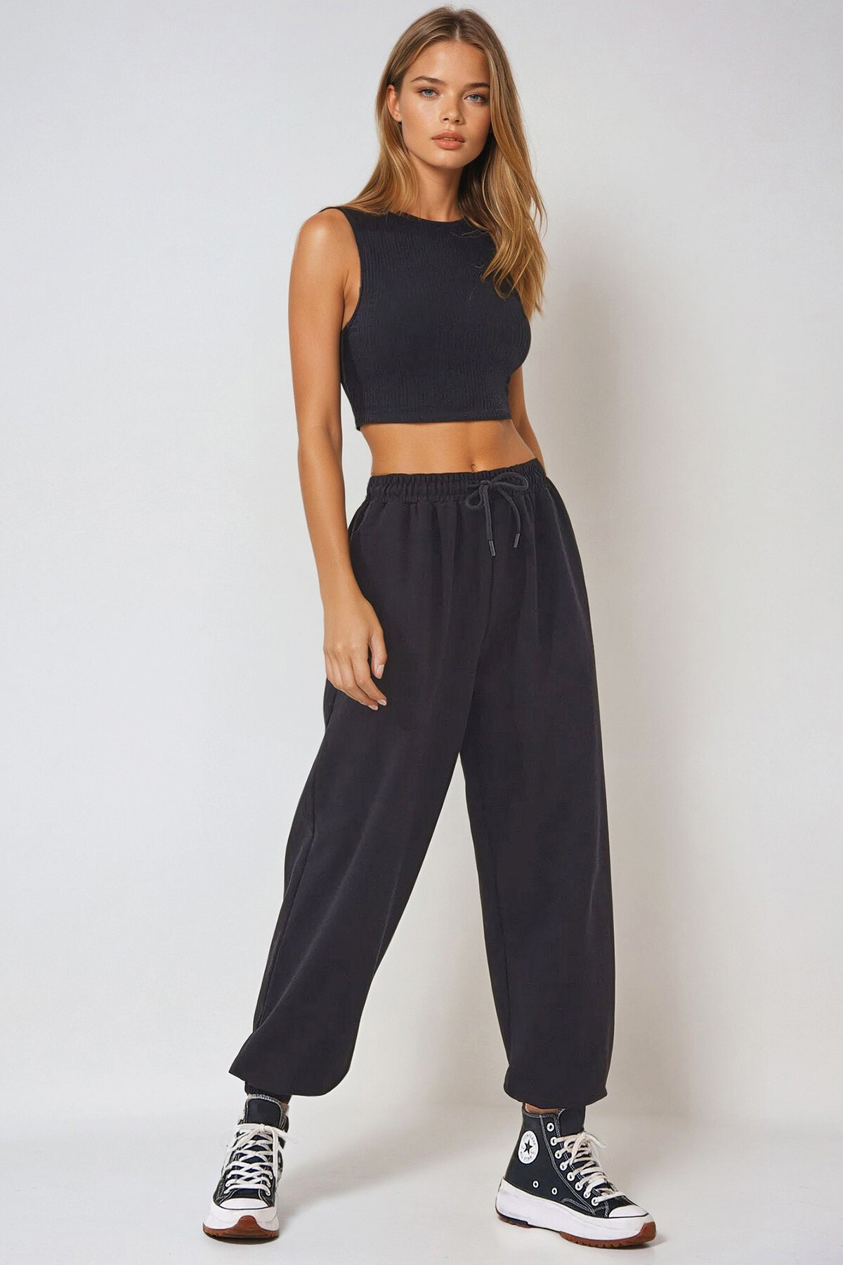 Siyah Paçası Lastikli İki İplik Eşofman Altı