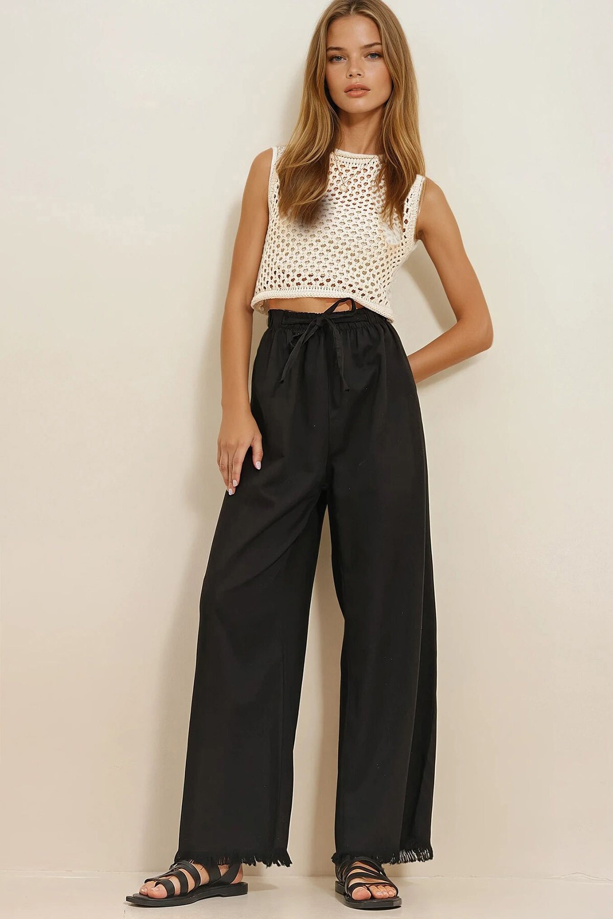 Siyah Paçası Püsküllü Yüksek Bel Palazzo Jean Pantolon