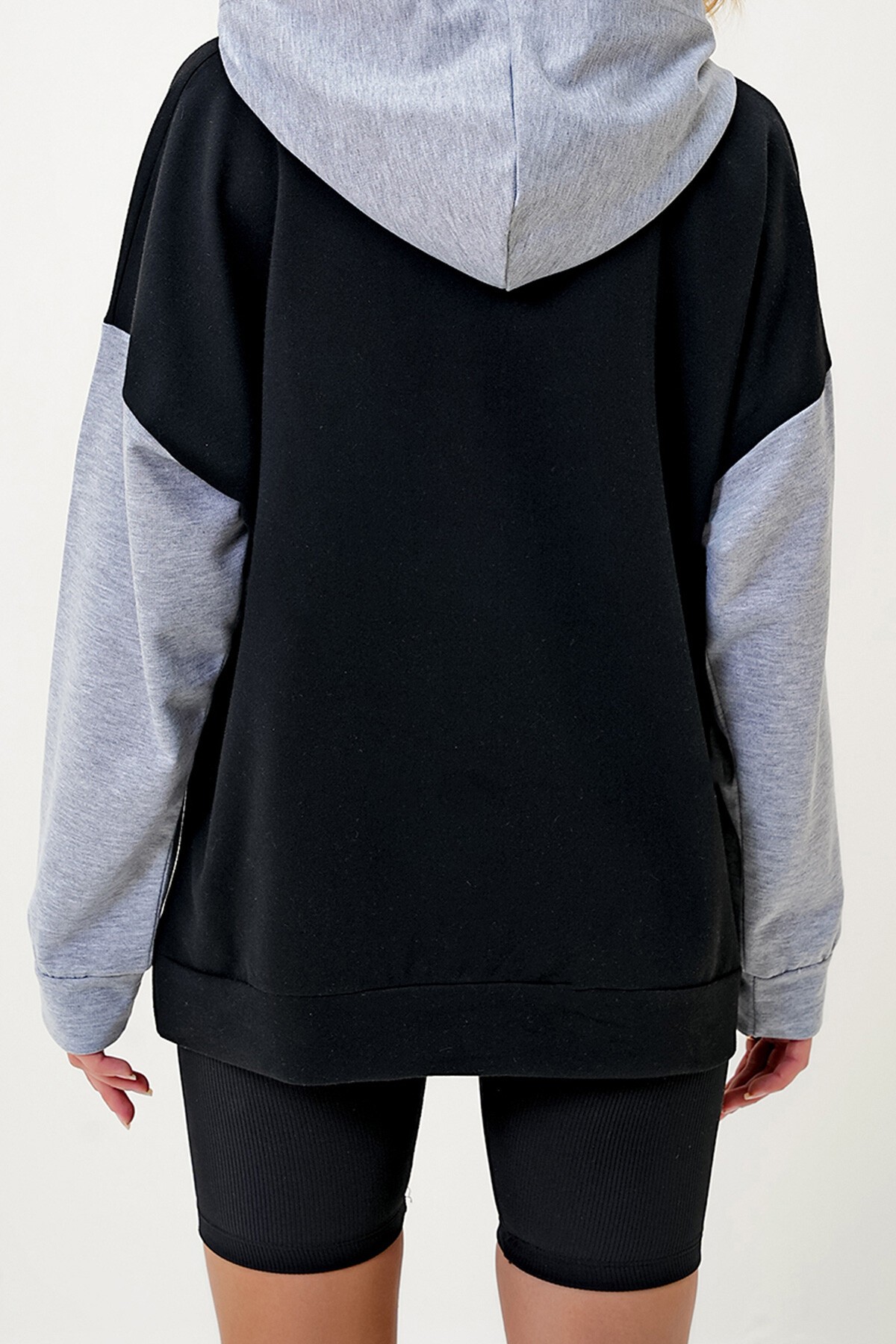 Siyah Renk Bloklu Oversıze Kapüşonlu Sweatshirt