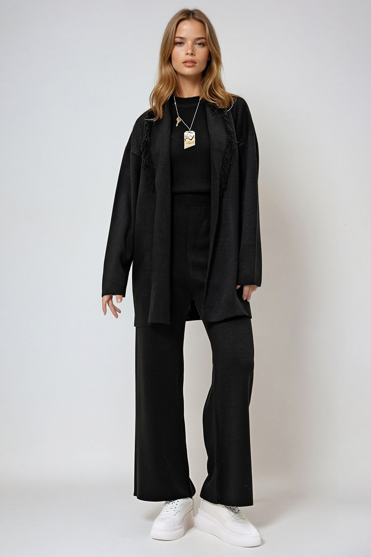 Siyah Şal Yaka Püskü Detaylı Ceket Dik Yaka Bluz Ve Palazzo Pantolon Takım