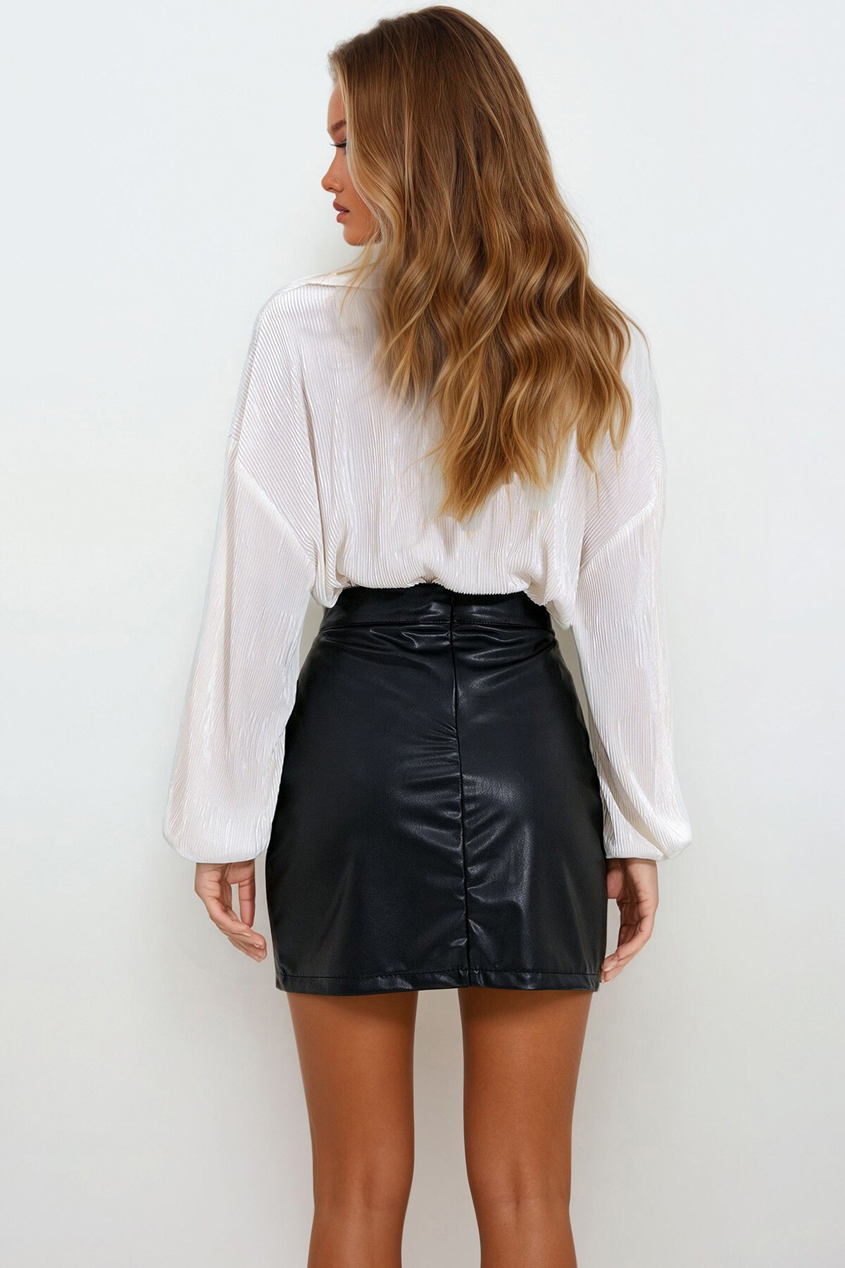 Siyah Suni Deri Yırtmaçlı Etek