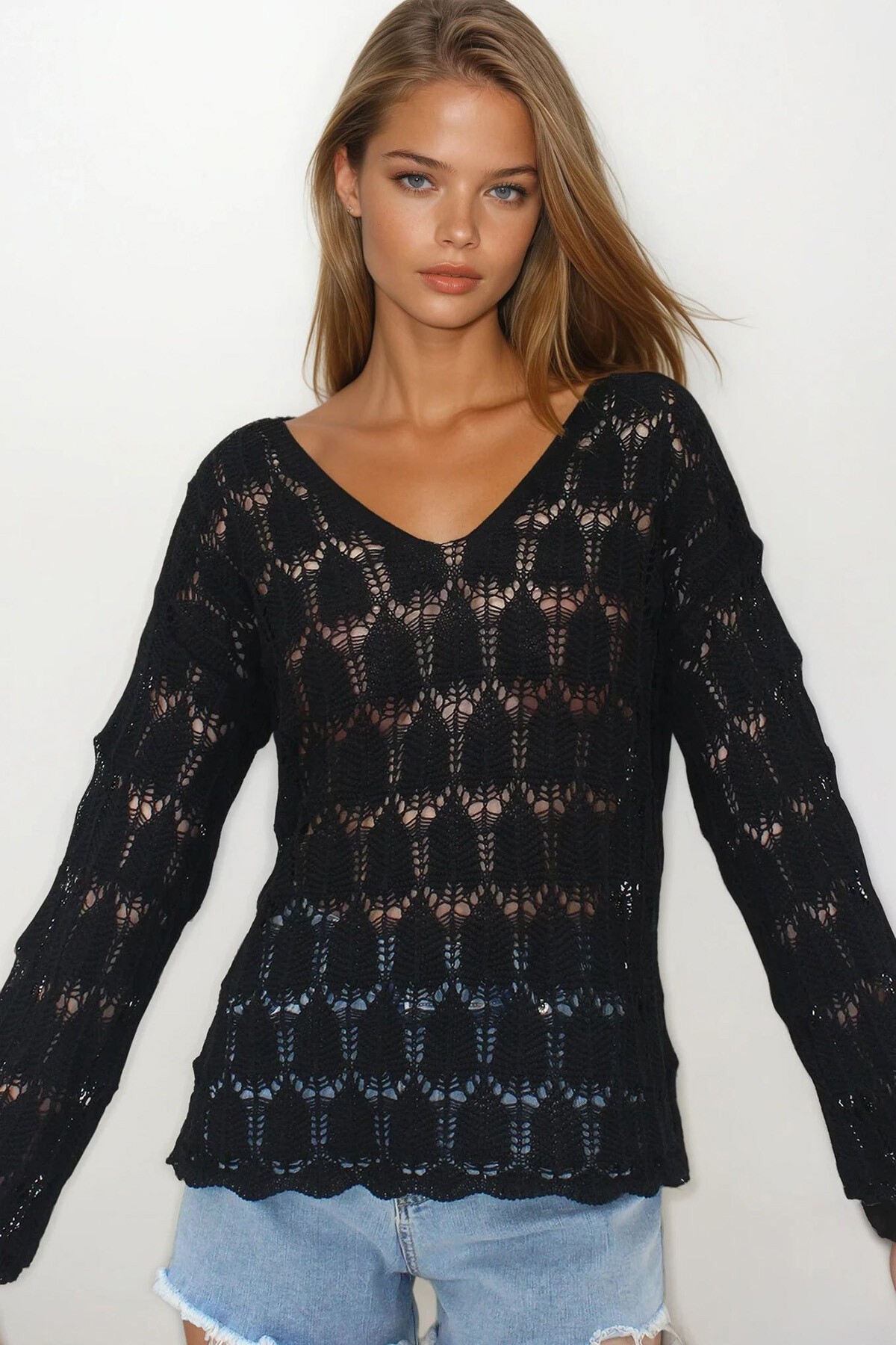 Siyah V Yaka Ajurlu Bluz