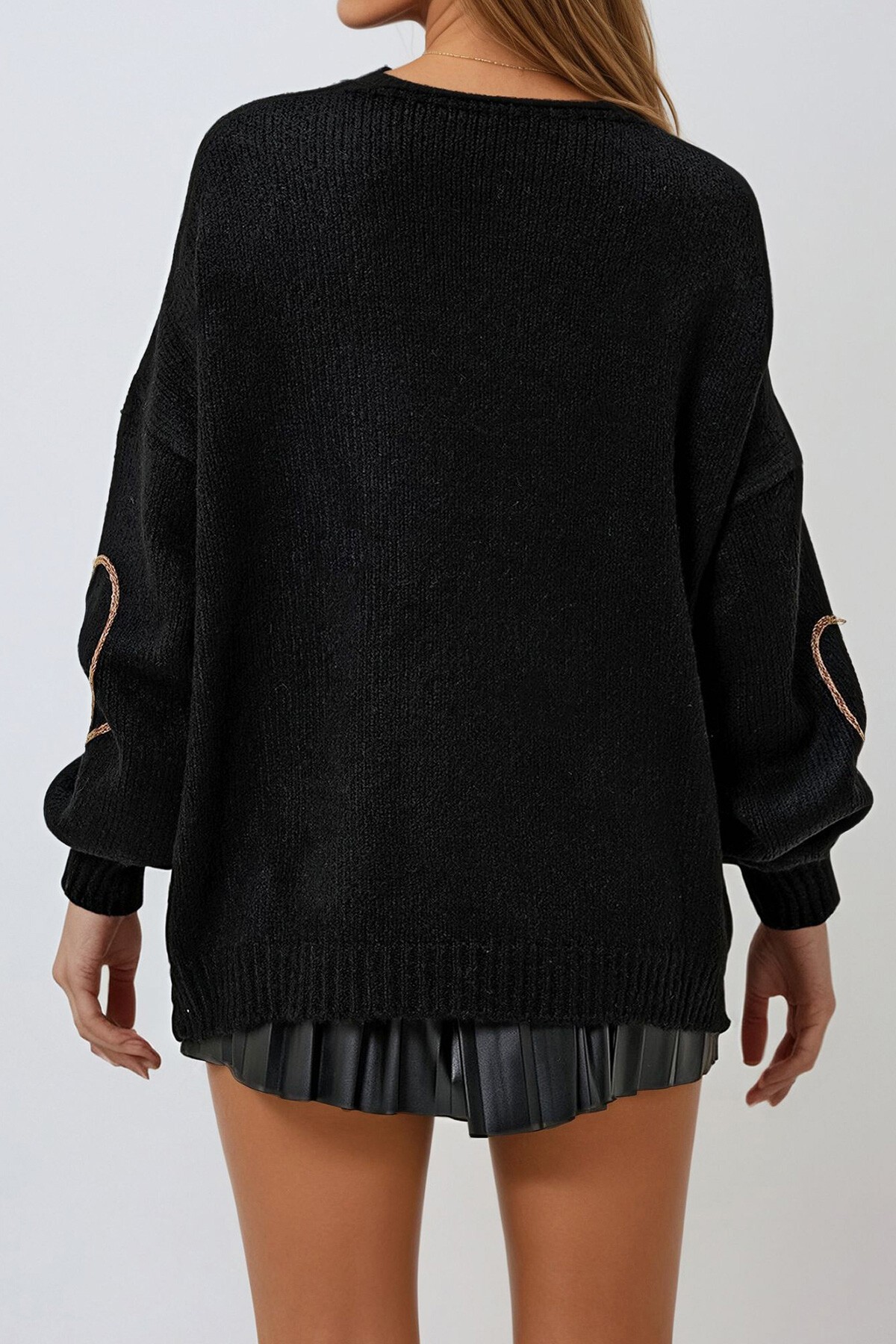 Siyah V Yaka Önden Bağlamalı Kolu Kordon İşlemeli Triko