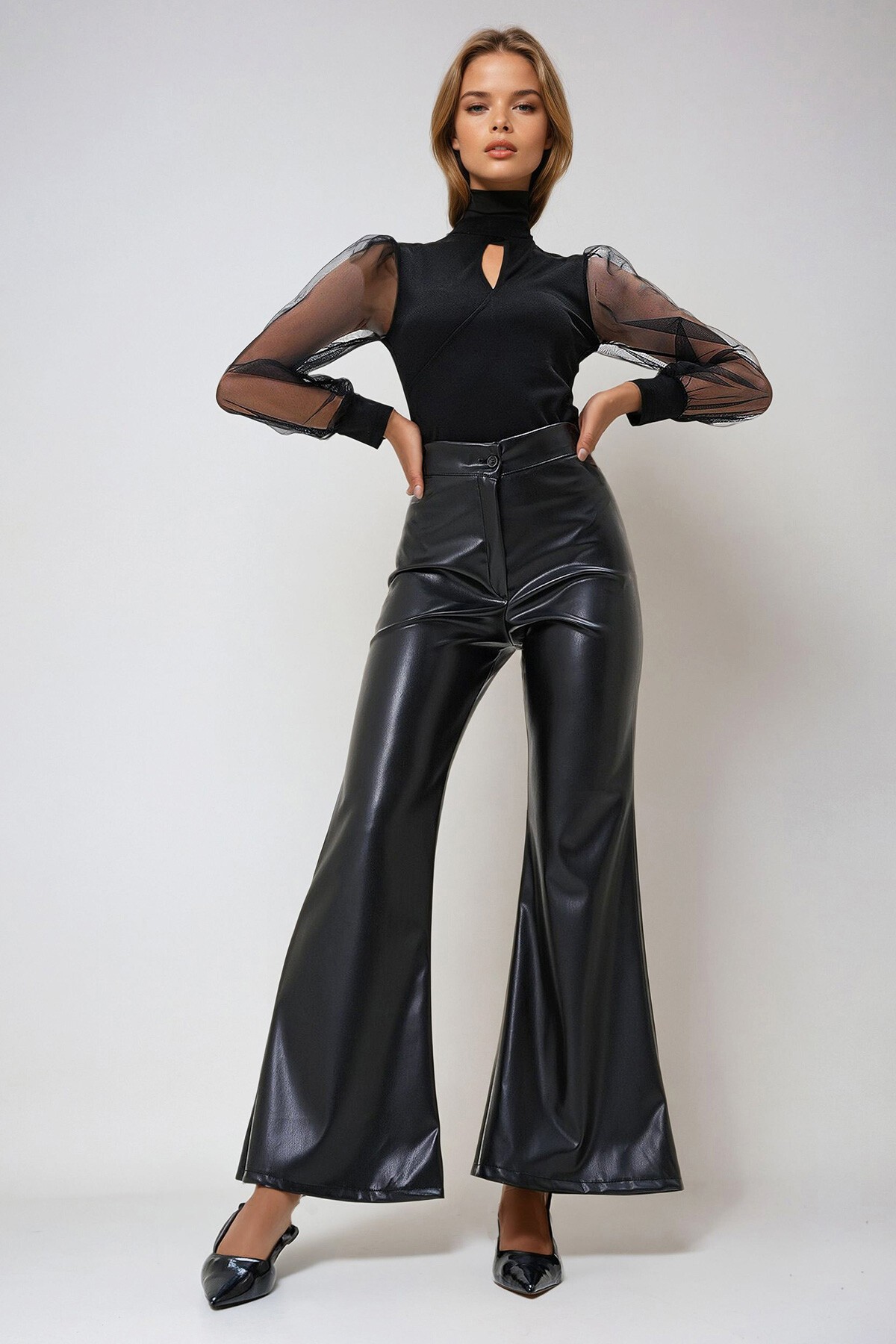 Siyah Yüksek Bel İspanyol Paça Suni Deri Pantolon