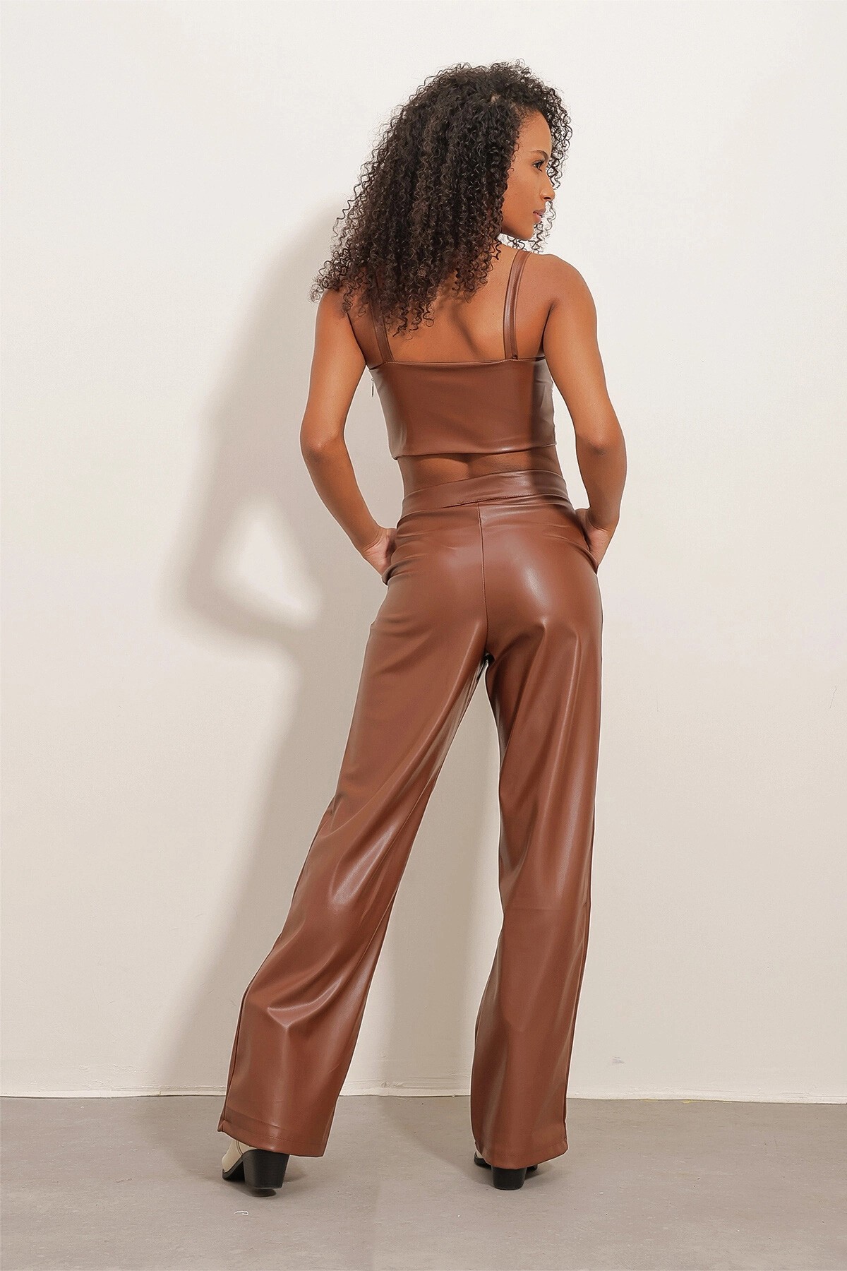 Taba Yüksek Bel Nervür Dikişli İçi Süet Deri Palazzo Pantolon