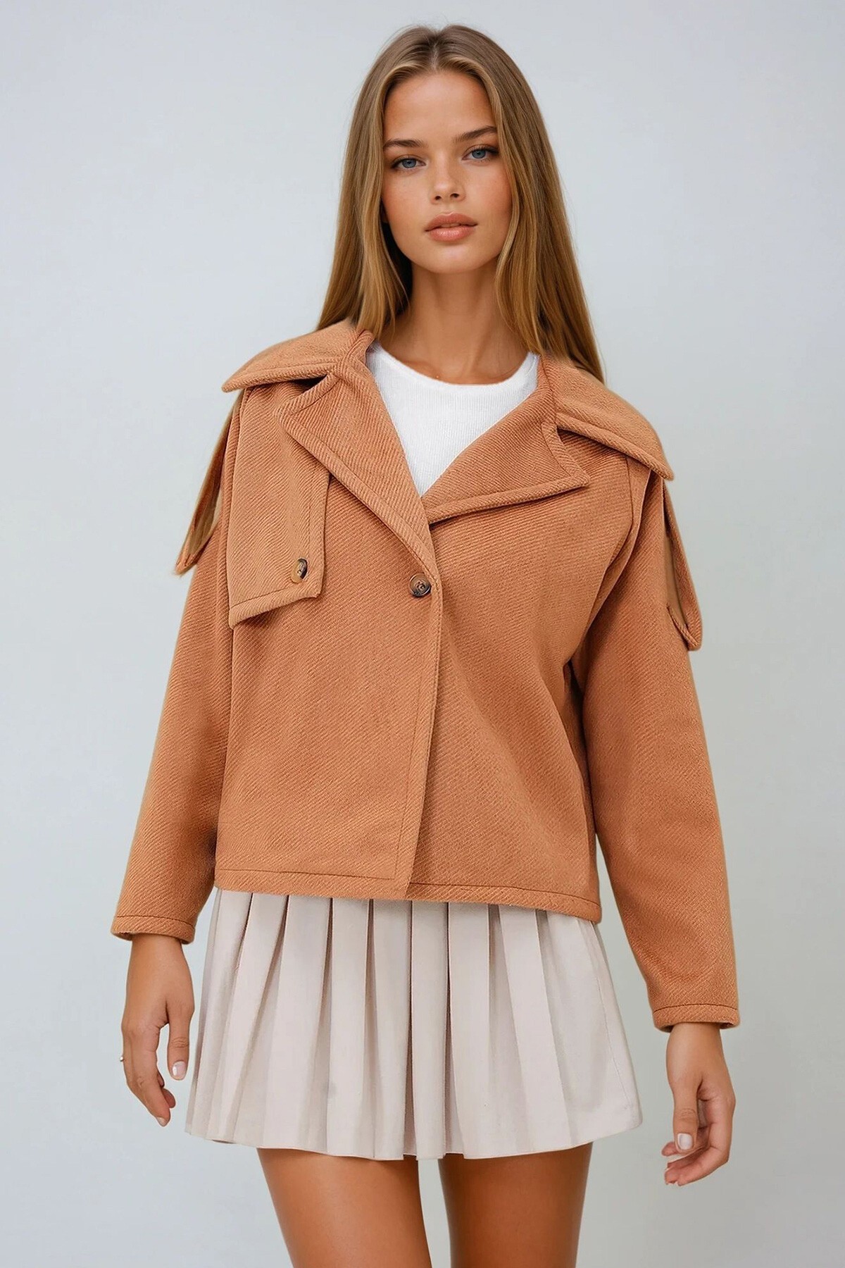 Tarçın Kruvaze Yaka Düğme Detaylı Kolu Apoletli Kaşe Ceket