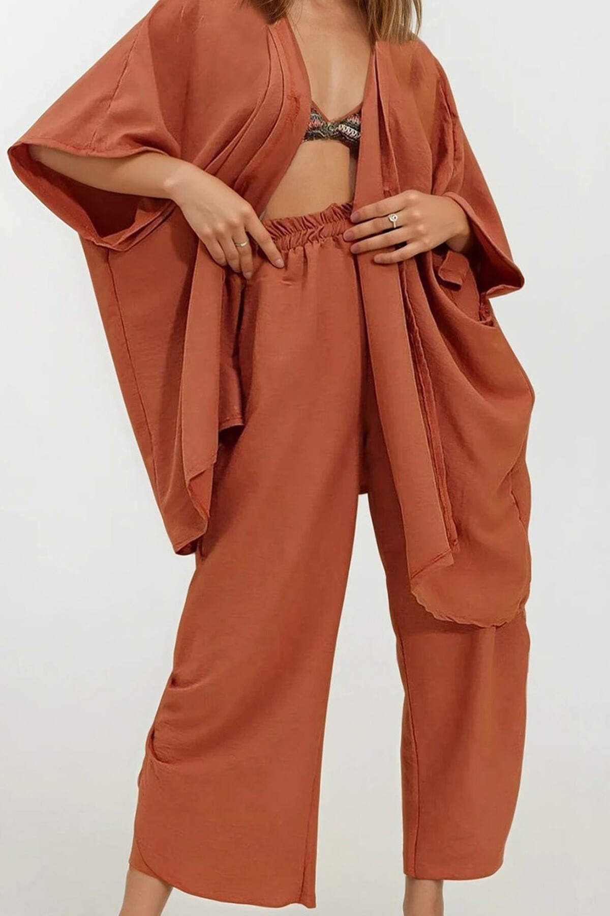 Tarçın Paçası Yırtmaçlı Kendinden Dokulu Pantolon Ve Ceket İkili Takım