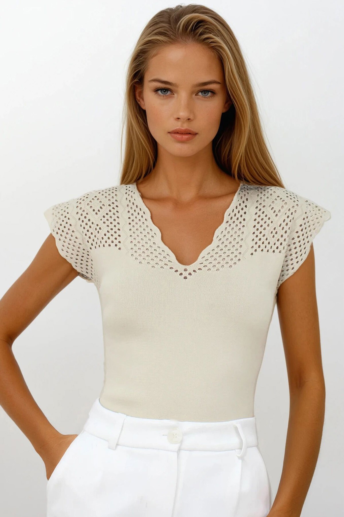 Taş Önü Ve Arkası V Yaka Delik Ajurlu Triko Bluz