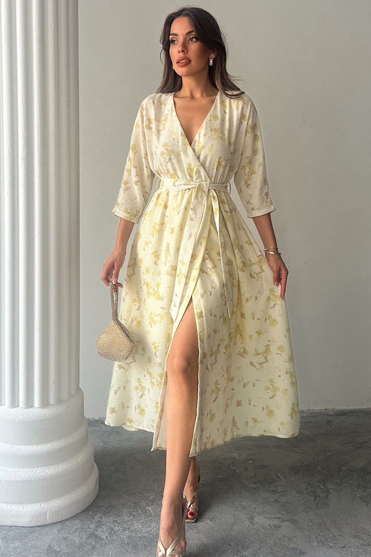 Tereyağı Sarısı Kuşaklı Beli Lastikli Kruvaze Yaka Midi Boy Keten Elbise