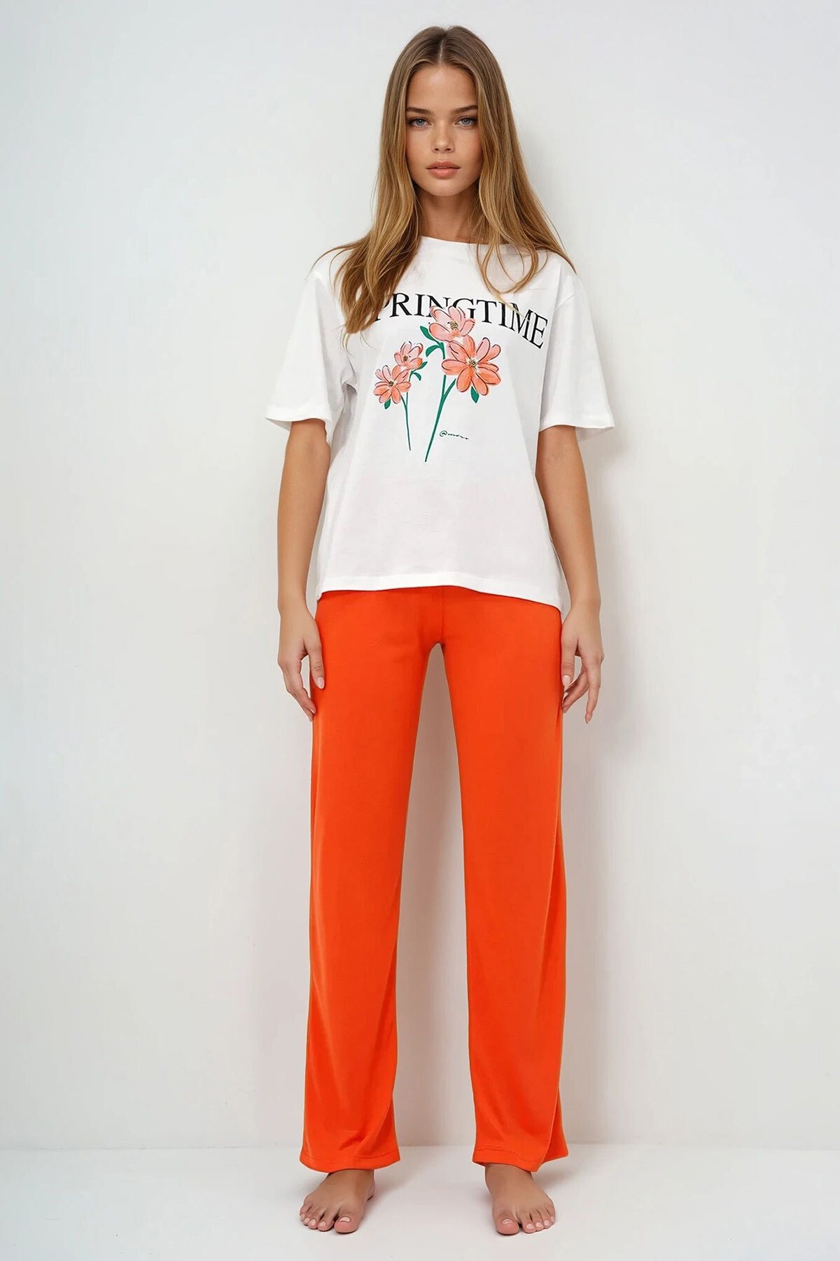 Turuncu Bisiklet Yaka Baskılı T Shirt Ve Düz Renk Pantolonlu Pijama Takımı