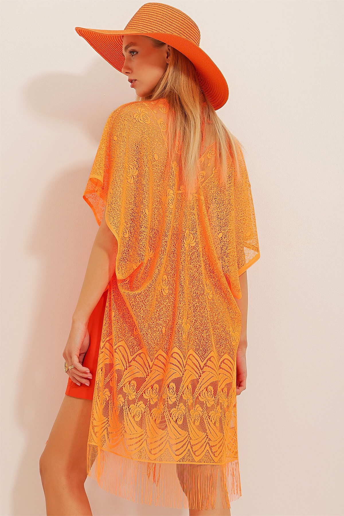 Turuncu Püsküllü Plaj Üstü Dantel Kimono