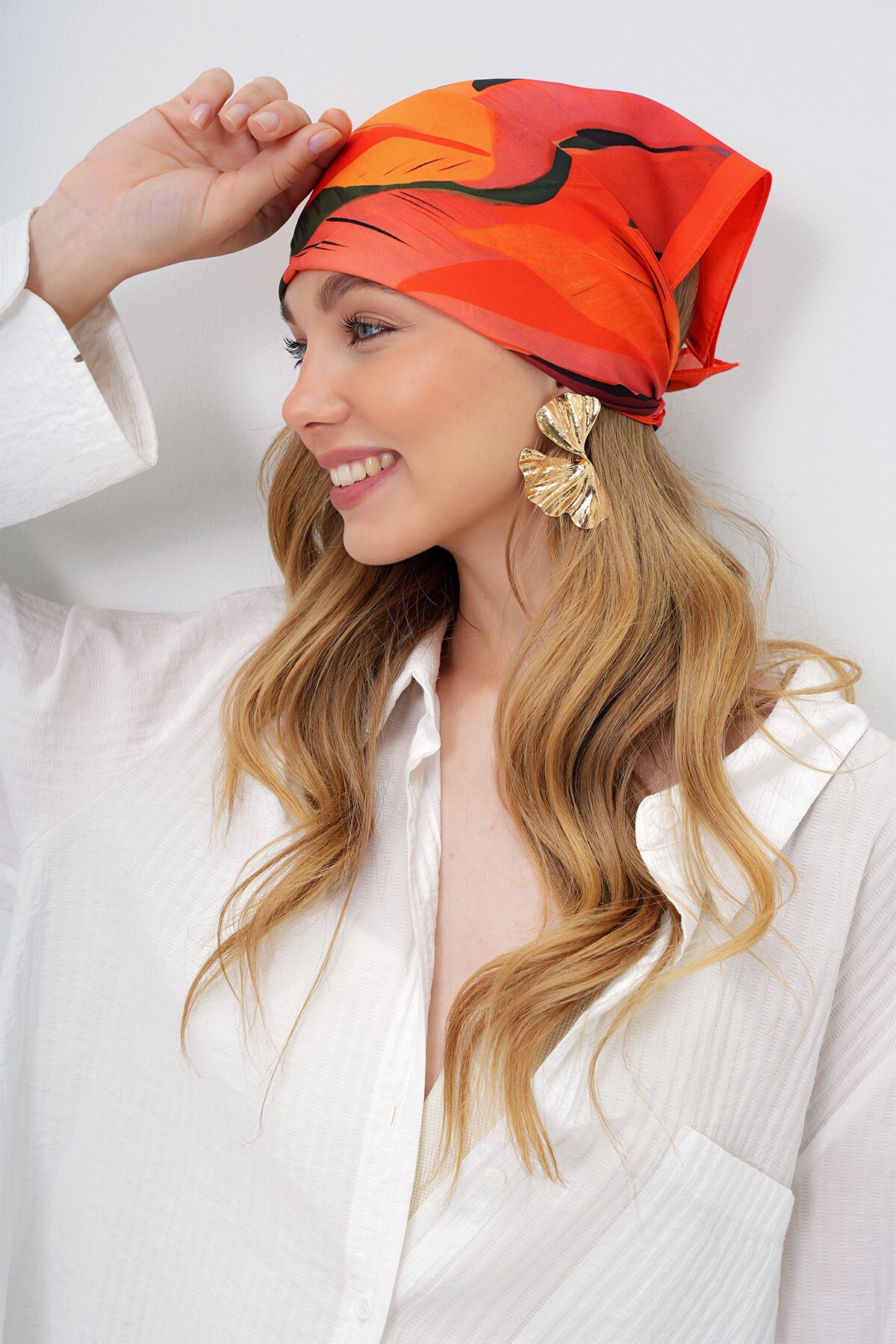 Turuncu Yaprak Desenli Bandana Fular