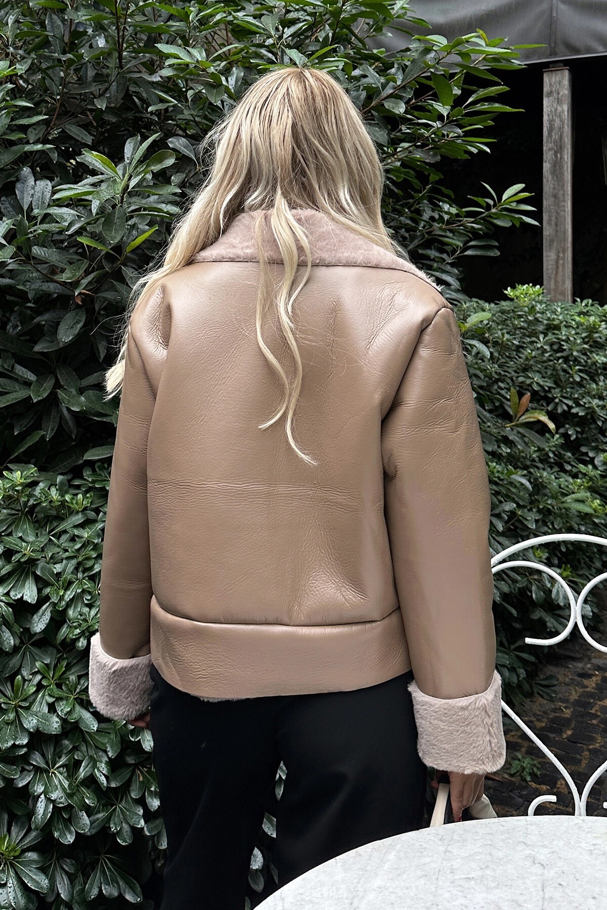 Vizon Kruvaze Yaka İçi Kürklü Fermuarlı Yumuşak Suni Deri Mont