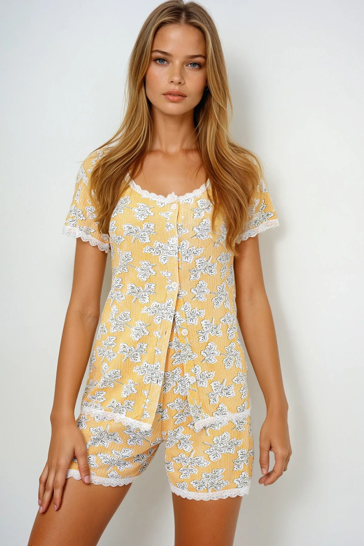 Yaprak Desenli Hardal Fisto Detaylı Pamuklu Geniş Yaka Gömlek Ve Şortlu Pijama Takımı