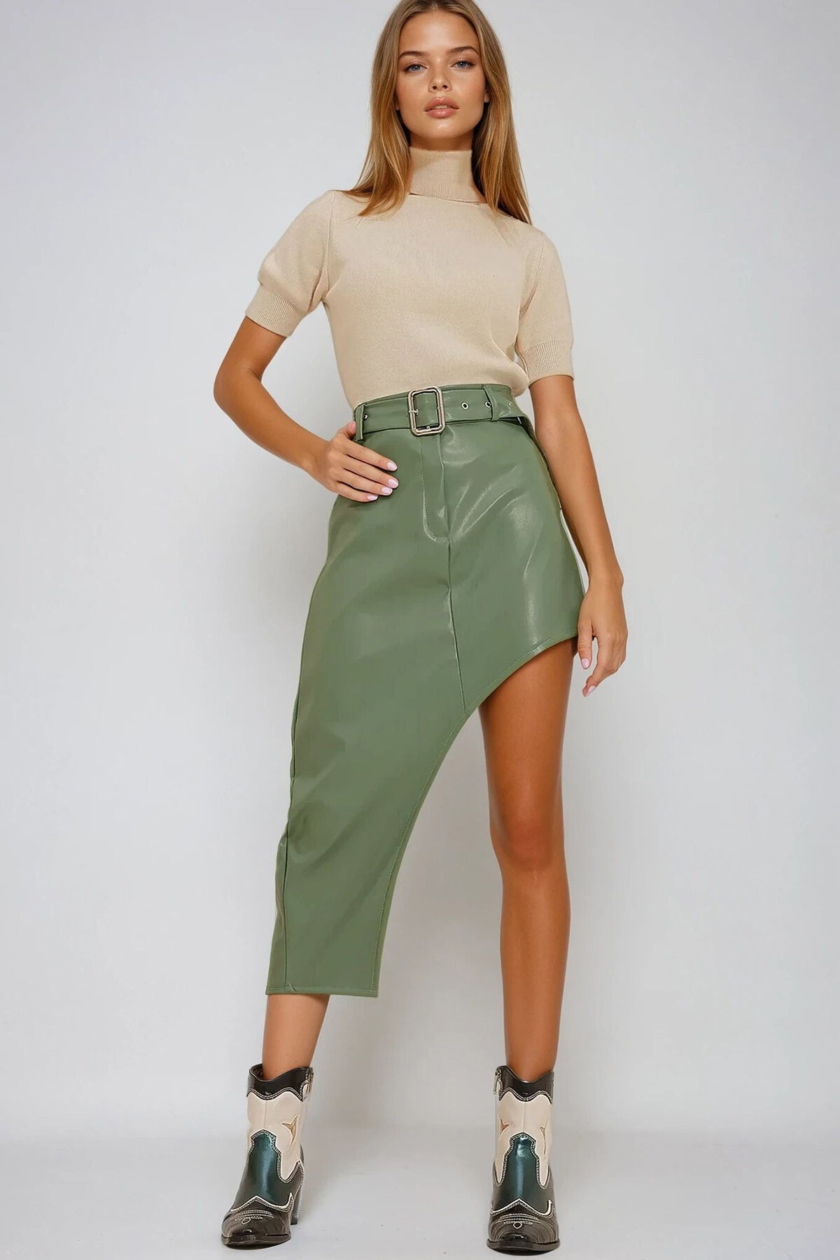 Yeşil Asimetrik Kesim Kemerli Suni Deri Etek