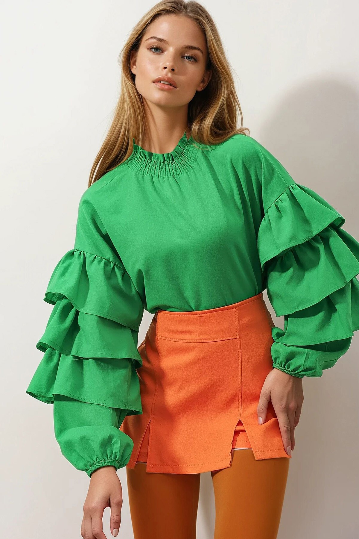 Yeşil Balıkçı Yaka Kolları Kat Volanlı Dokuma Bluz
